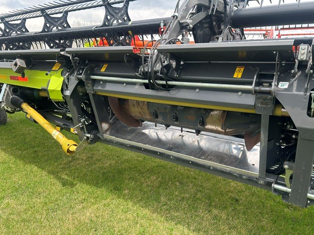 2021 CLAAS Convio Flex 1380 Header Combine