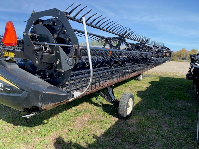 2013 MacDon D65-35 Lexion Header Combine