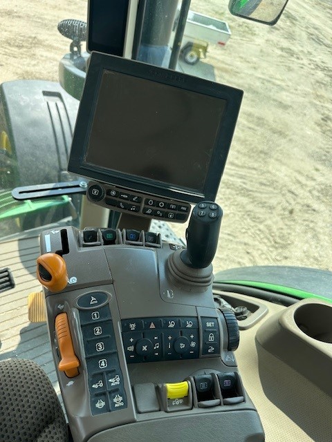 2018 John Deere 7310R Tractor