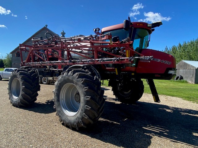 2011 Case IH Patriot 4420 Sprayer/High Clearance