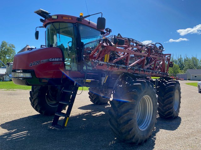 2011 Case IH Patriot 4420 Sprayer/High Clearance