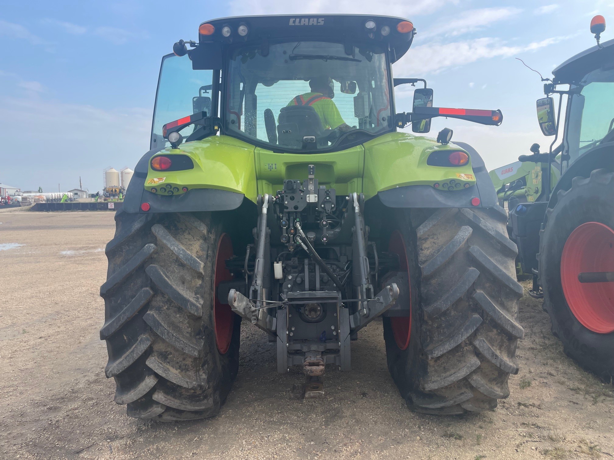 2019 CLAAS Axion 820 Tractor