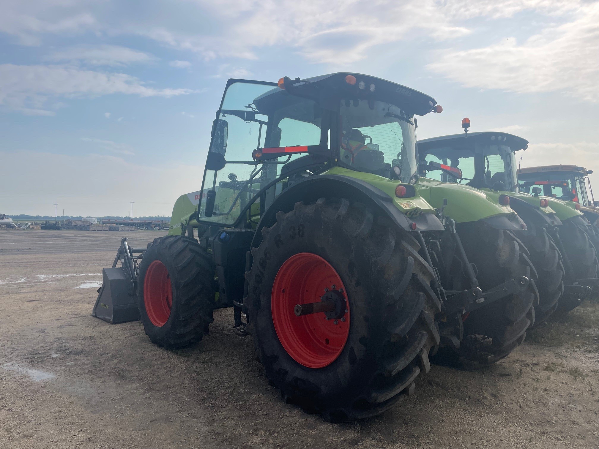2019 CLAAS Axion 820 Tractor