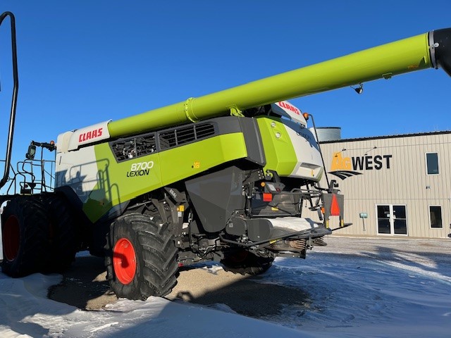 2022 CLAAS 8700 Combine