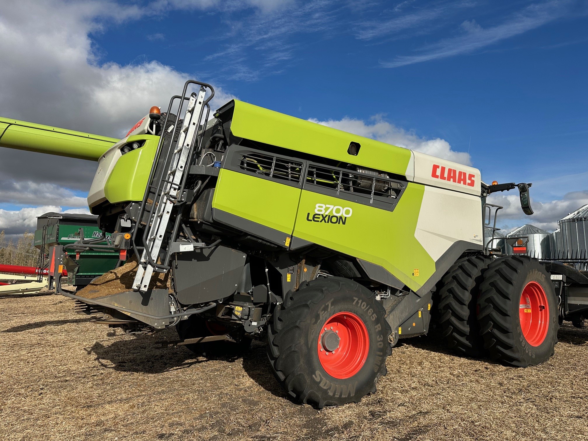 2023 CLAAS 8700 Combine