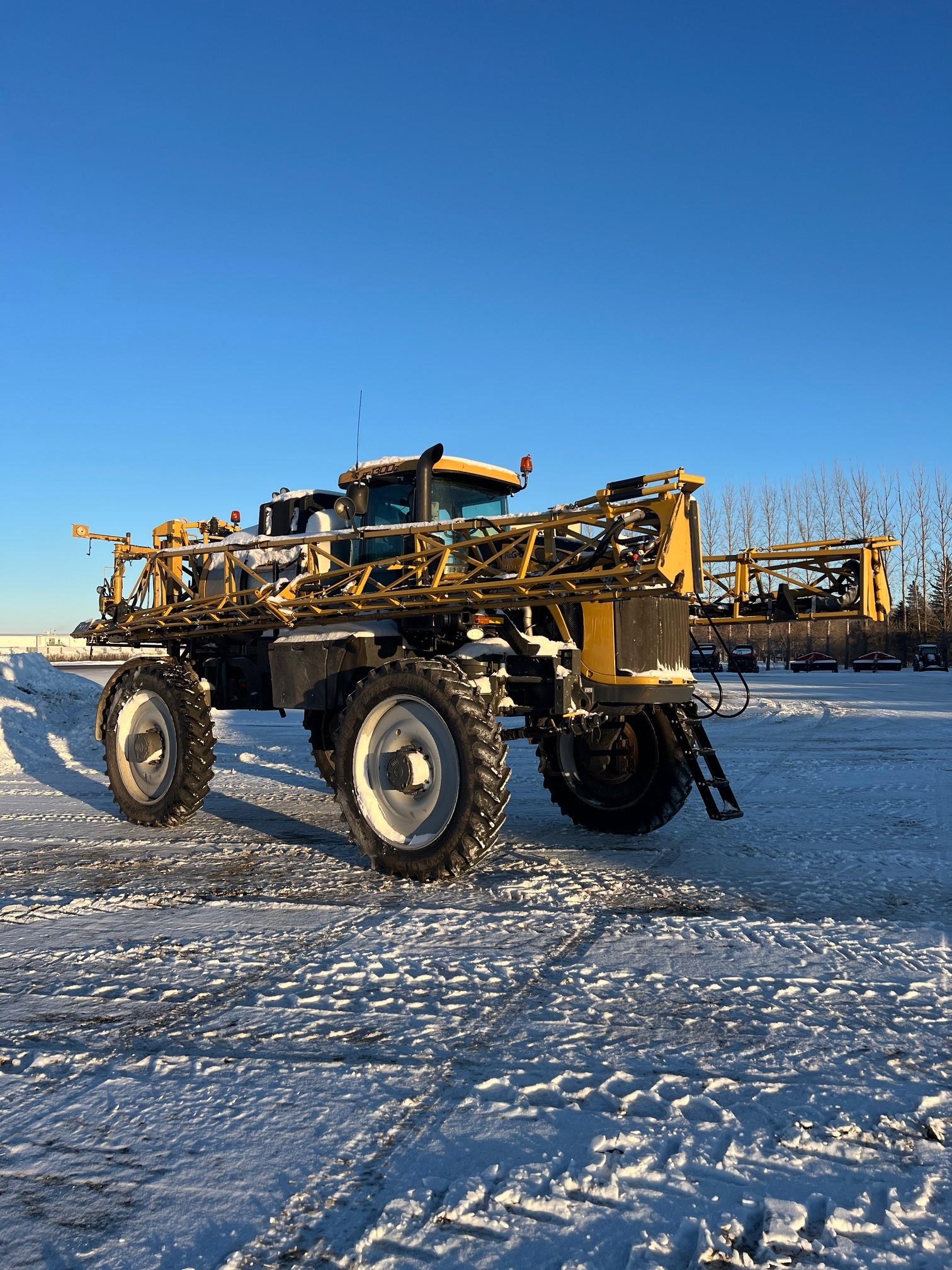 2020 RoGator RG1300C Sprayer/High Clearance