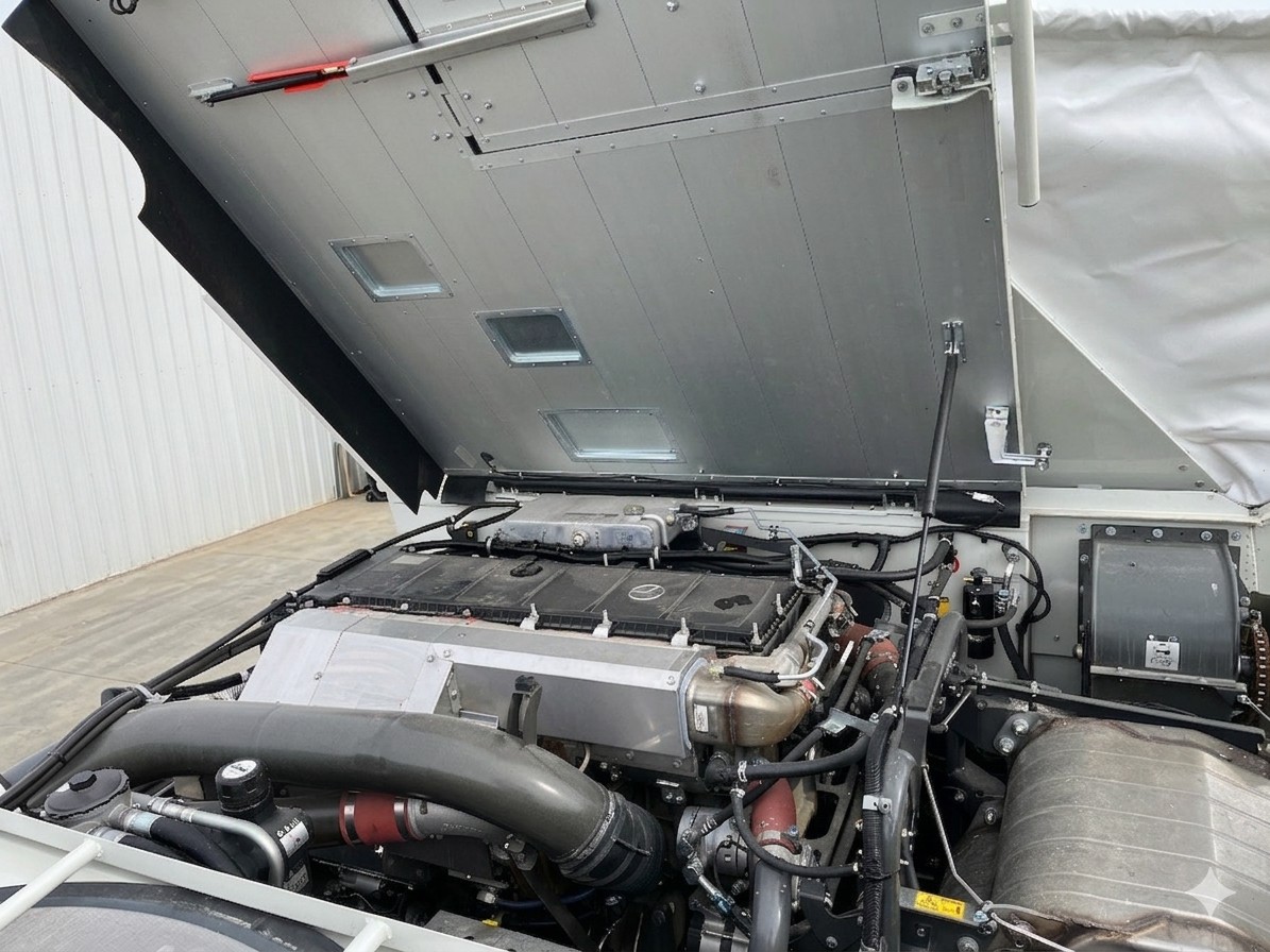 2023 CLAAS 8700TT Combine