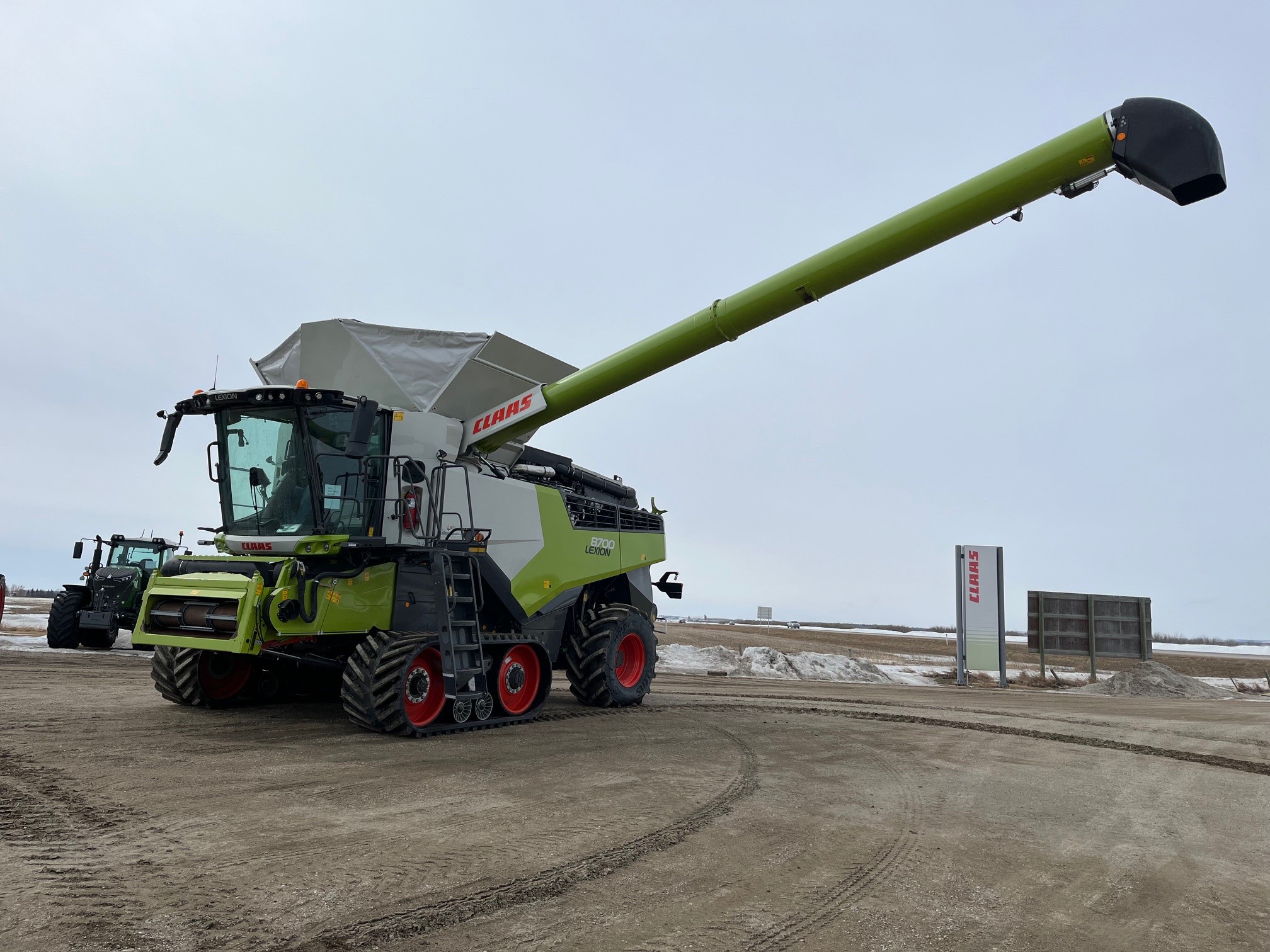 2023 CLAAS 8700TT Combine