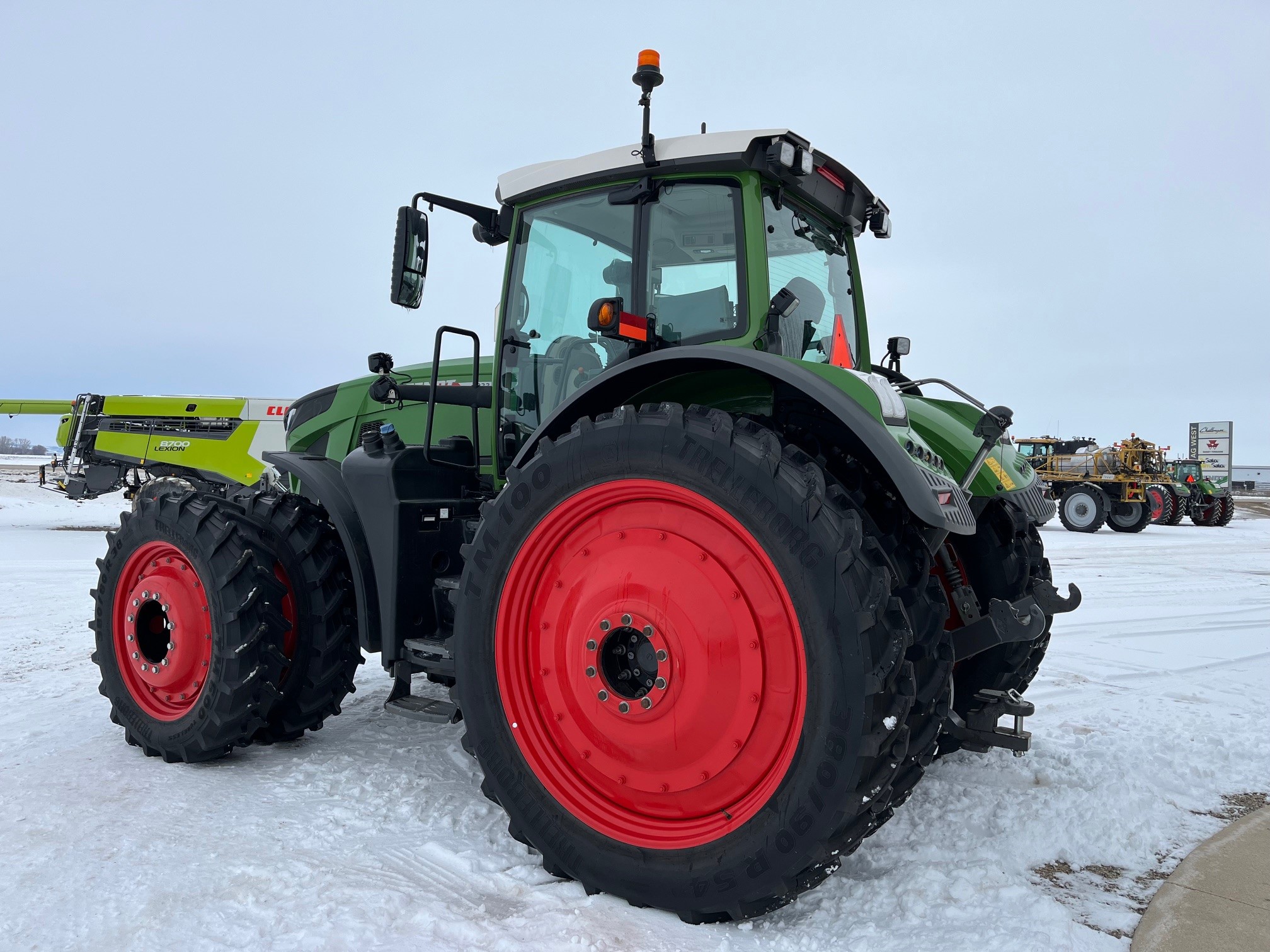 2024 Fendt 933 Gen7 Tractor
