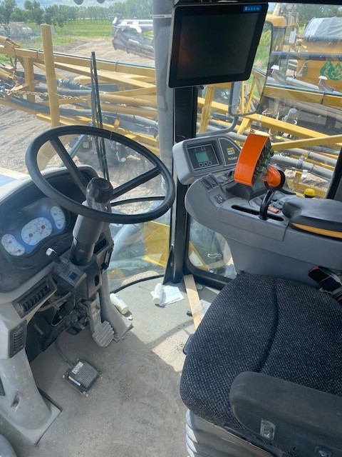 2009 RoGator SSC1084 Sprayer/High Clearance