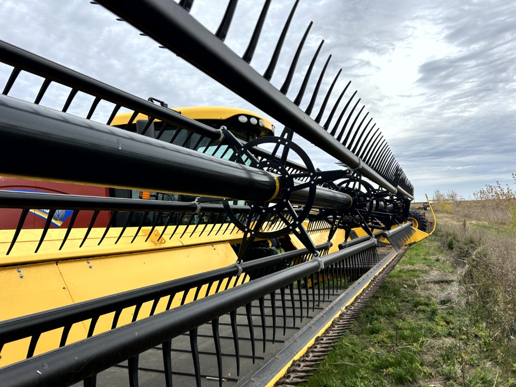 2017 New Holland 160 Windrower