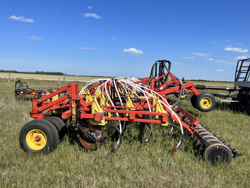 2004 Bourgault 5710 Air Drill