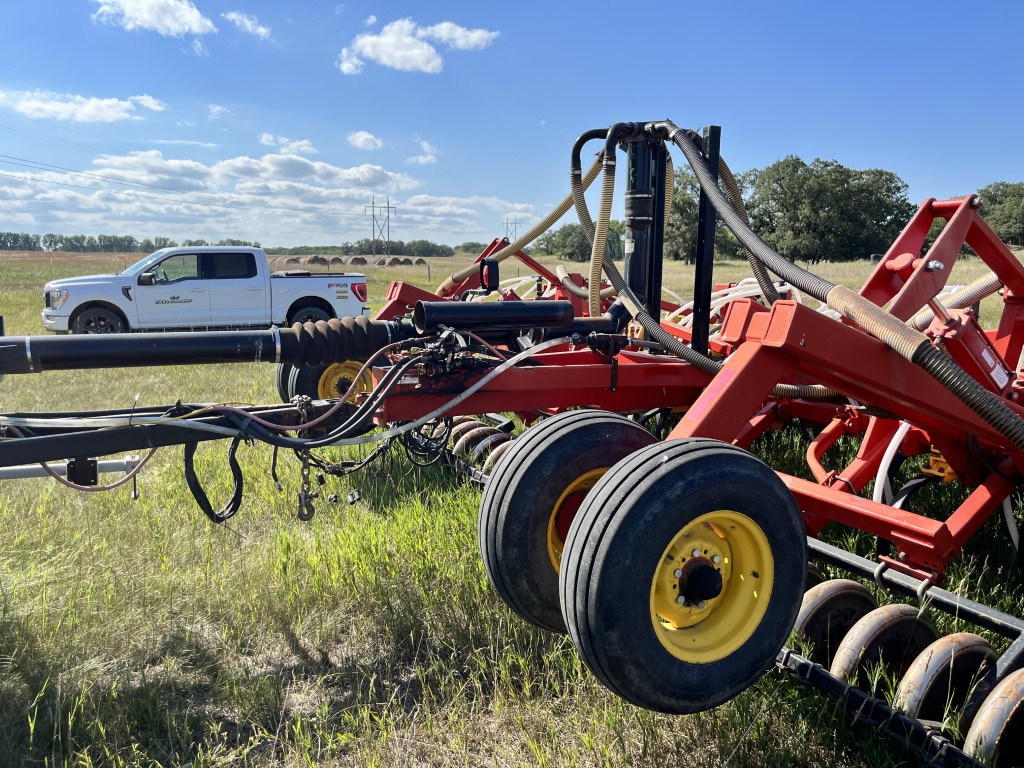 2004 Bourgault 5710 Air Drill