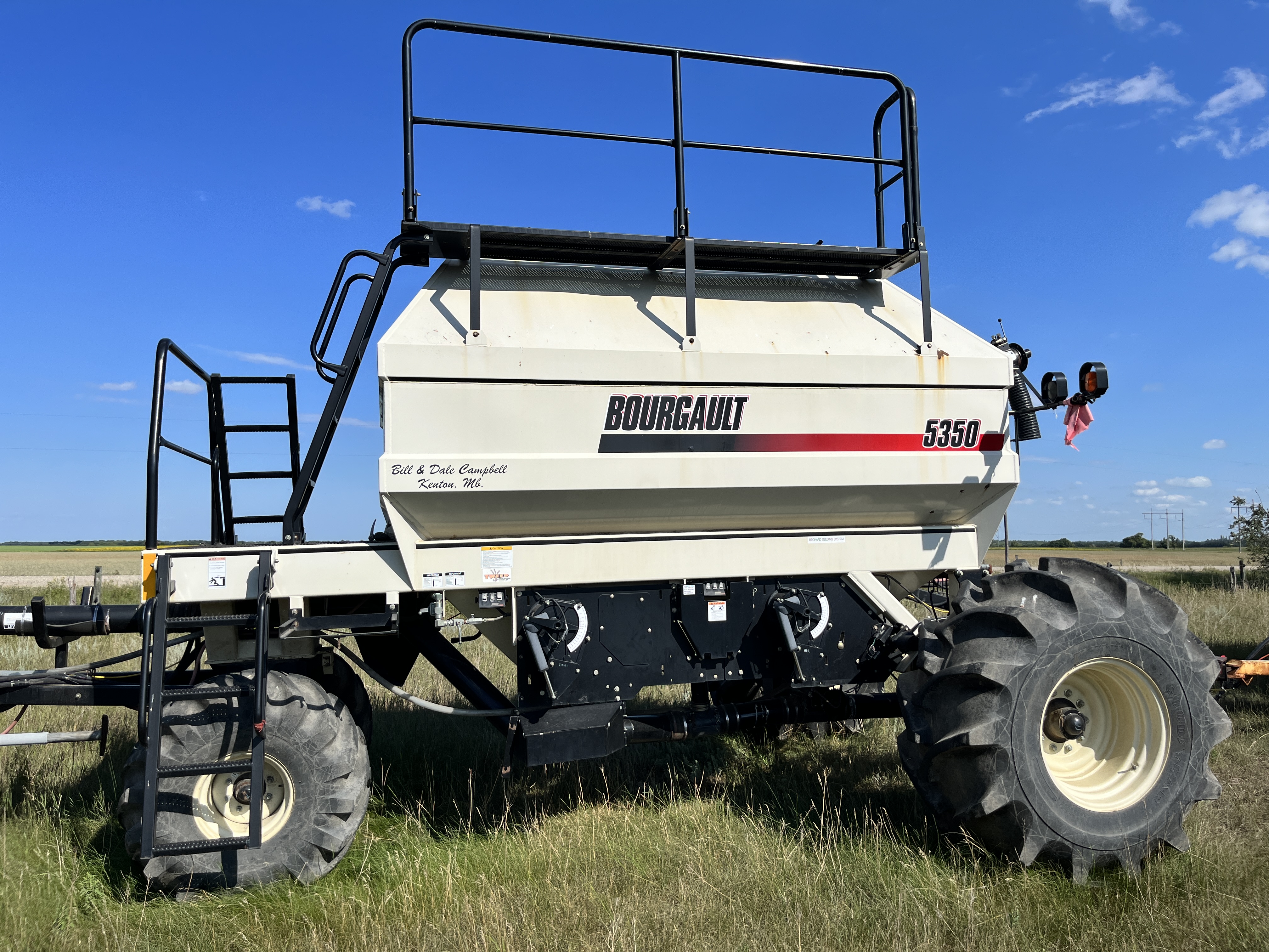 2004 Bourgault 5710 Air Drill