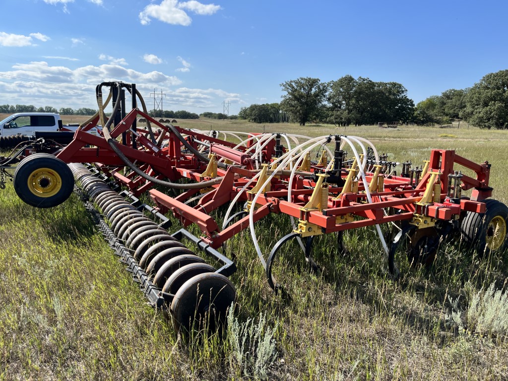 2004 Bourgault 5710 Air Drill