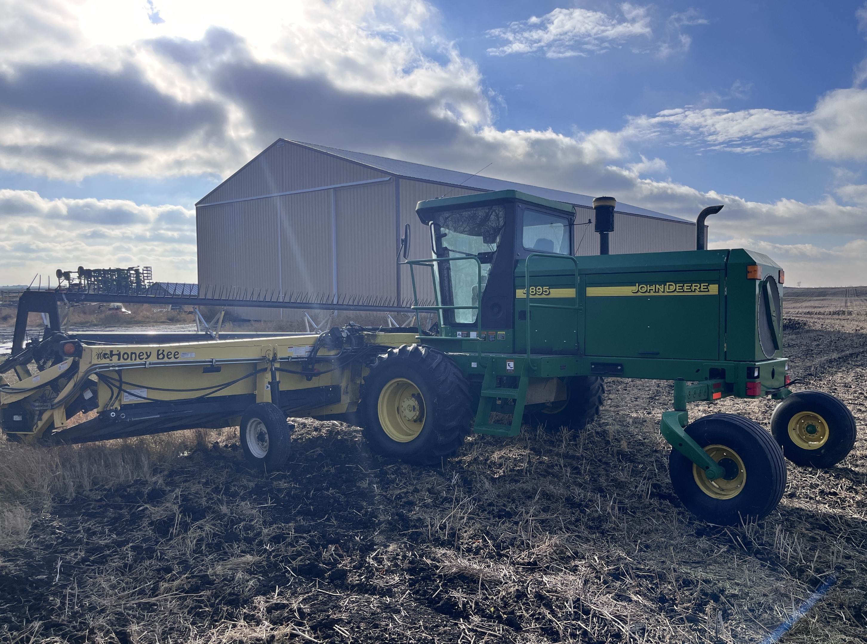 2005 John Deere 4895 Windrower