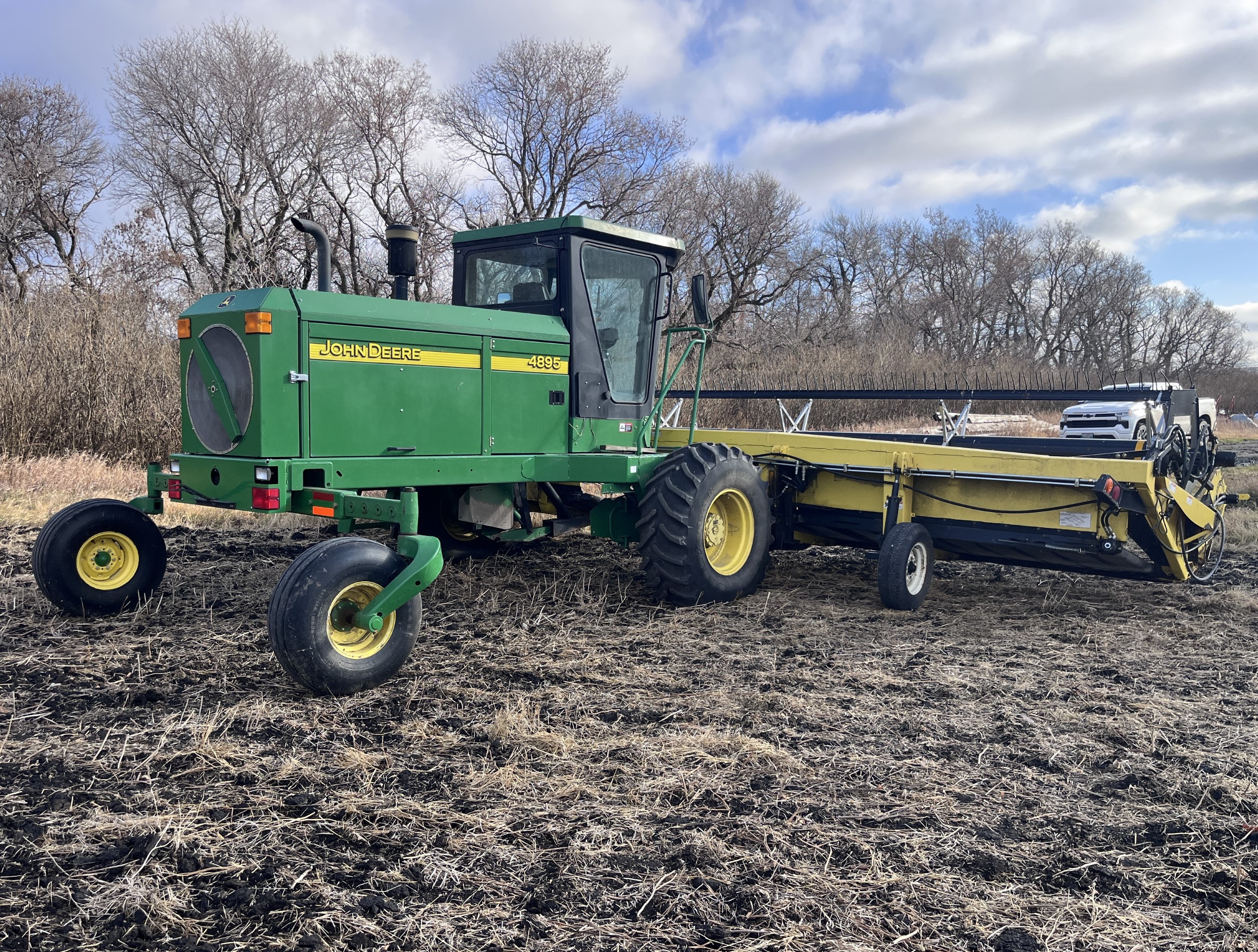 2005 John Deere 4895 Windrower