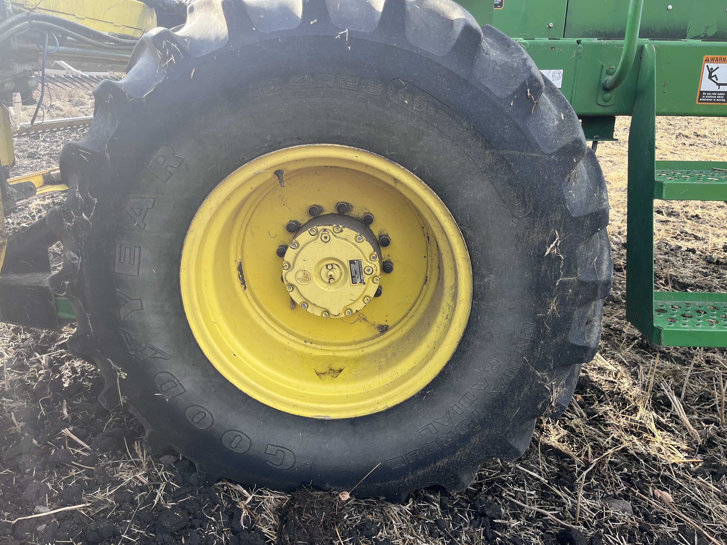 2005 John Deere 4895 Windrower