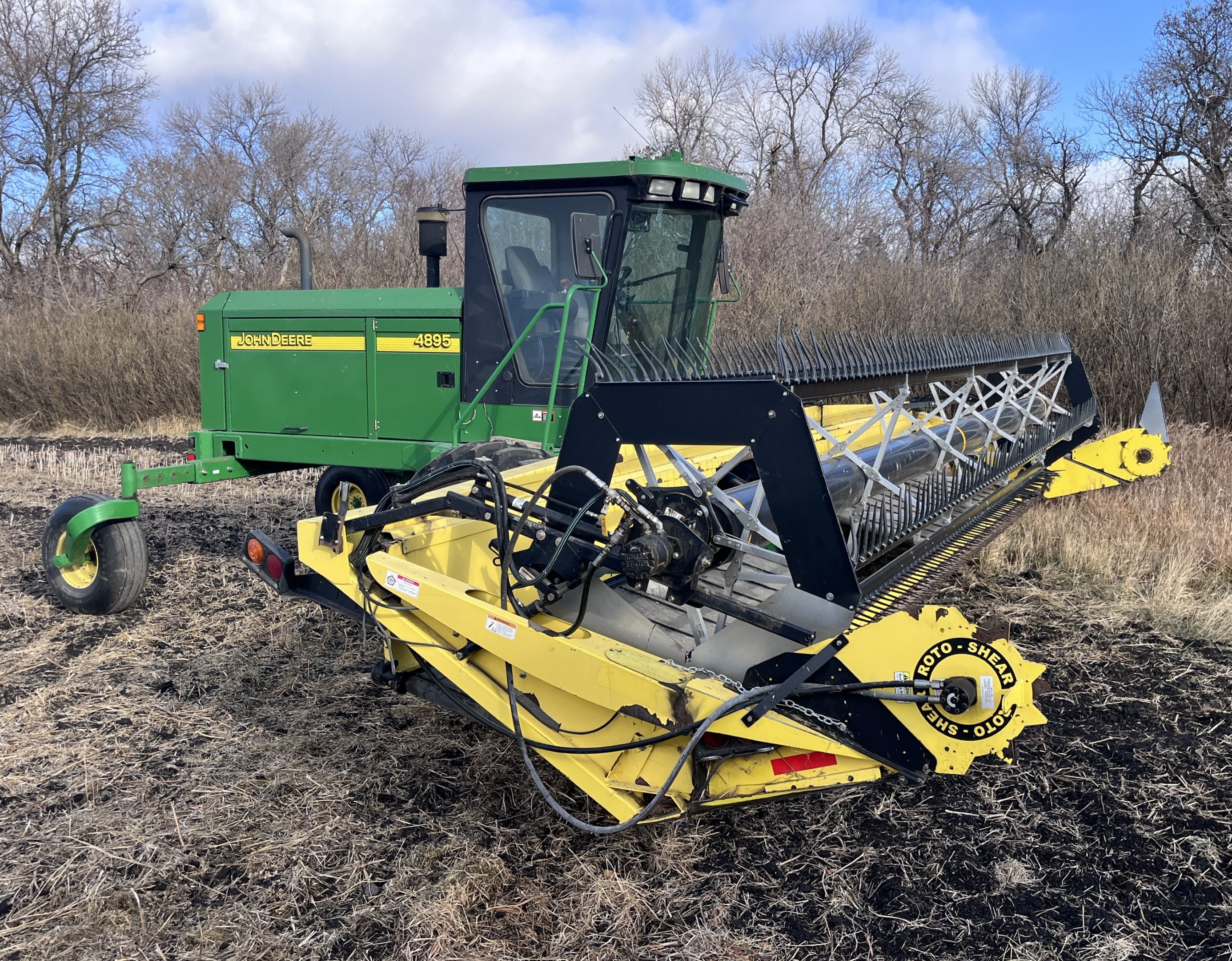 2005 John Deere 4895 Windrower