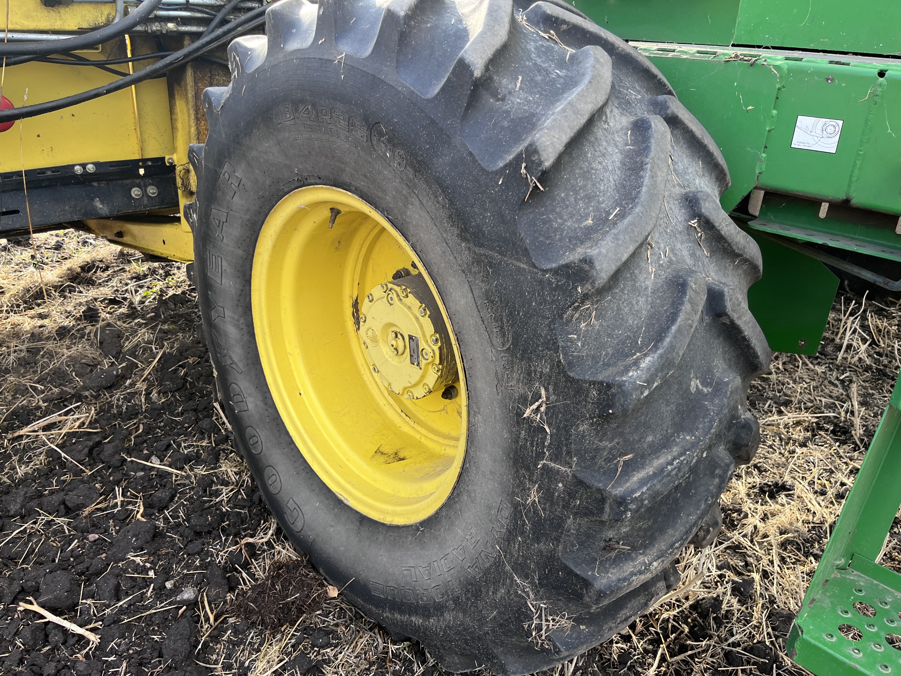 2005 John Deere 4895 Windrower