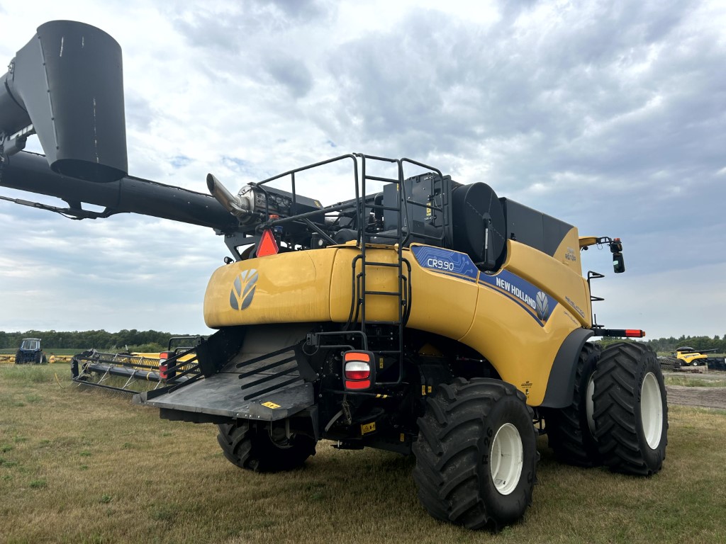 2022 New Holland CR9.90Z Combine