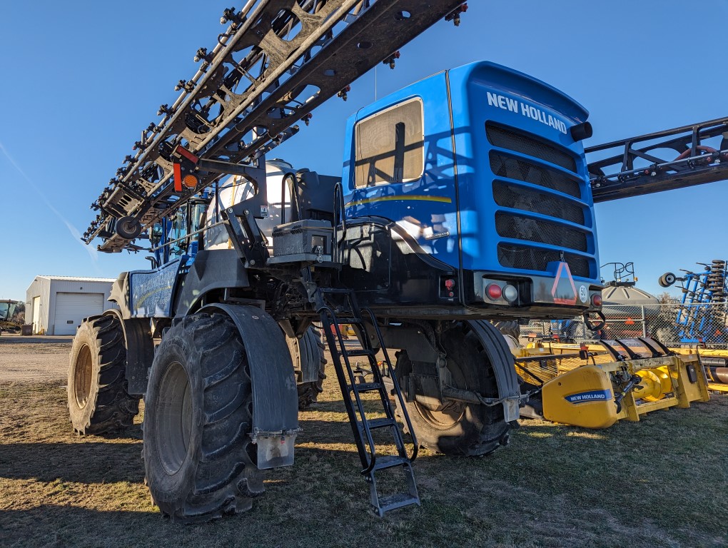 2017 New Holland SP.400F Sprayer/High Clearance