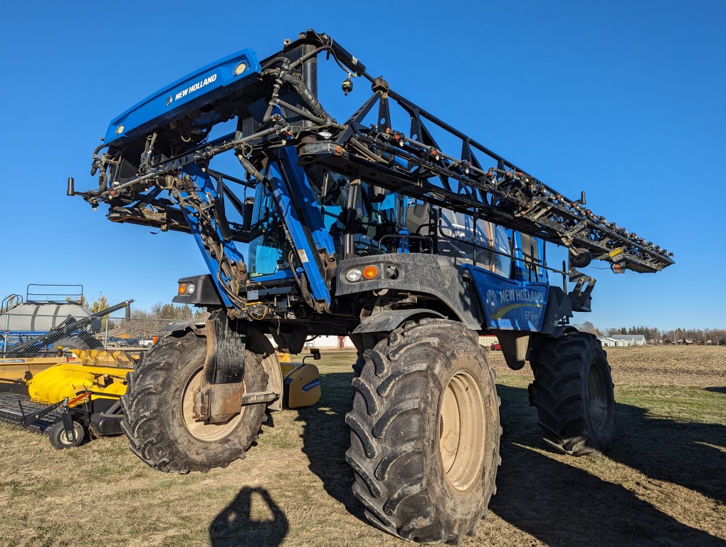 2017 New Holland SP.400F Sprayer/High Clearance