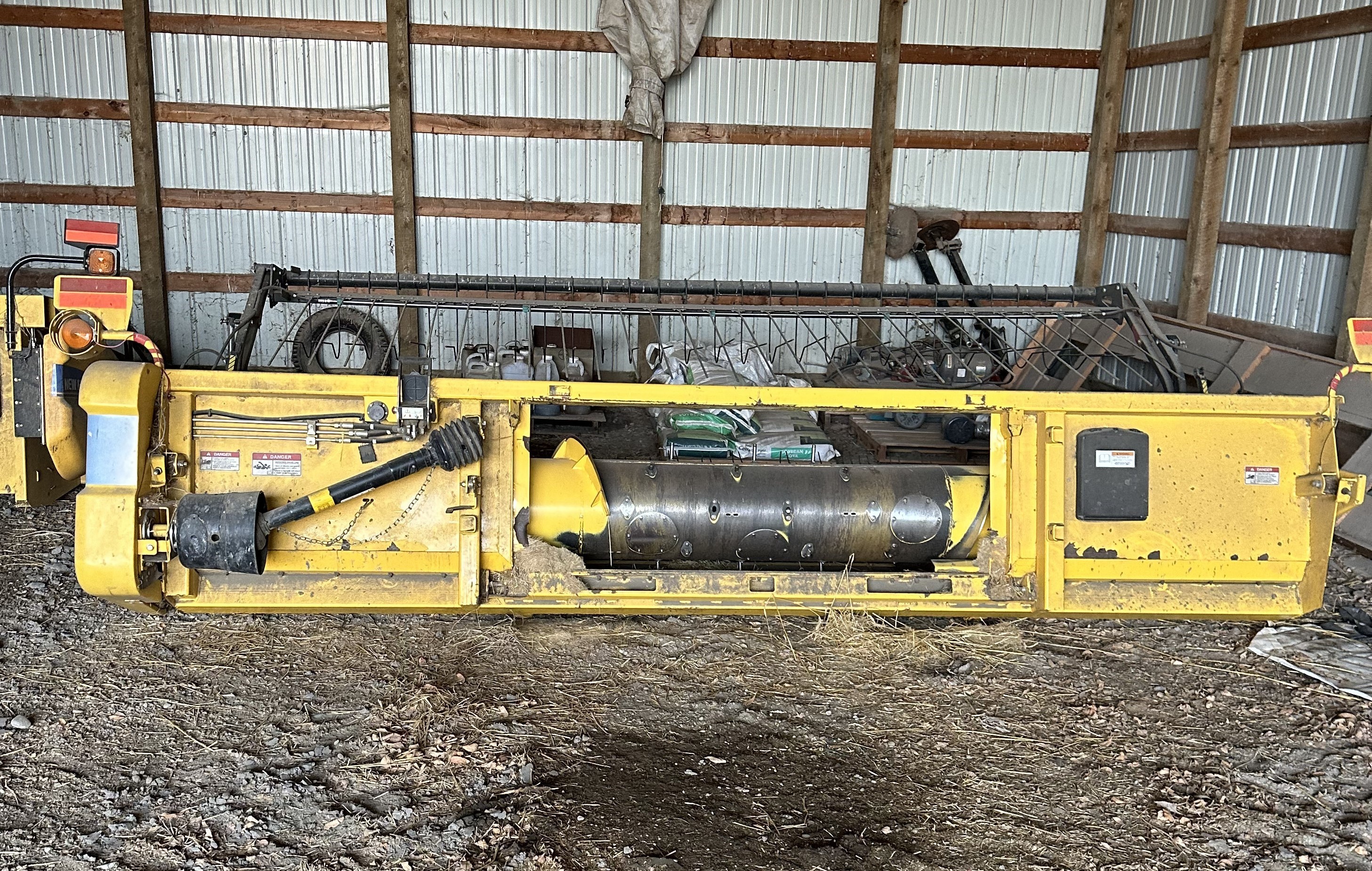 2007 New Holland CR9070 Combine