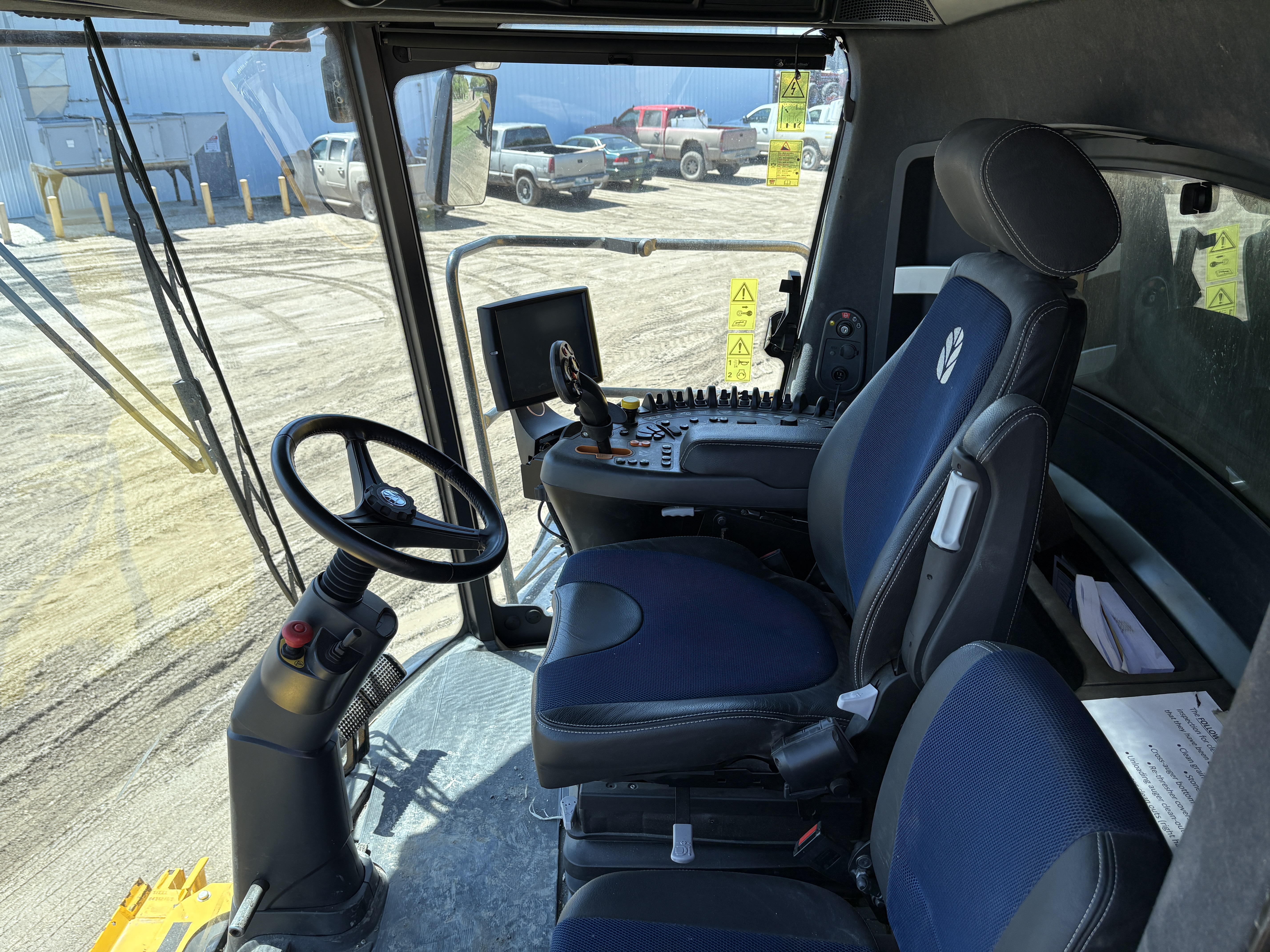 2023 New Holland CR8.90Z Combine