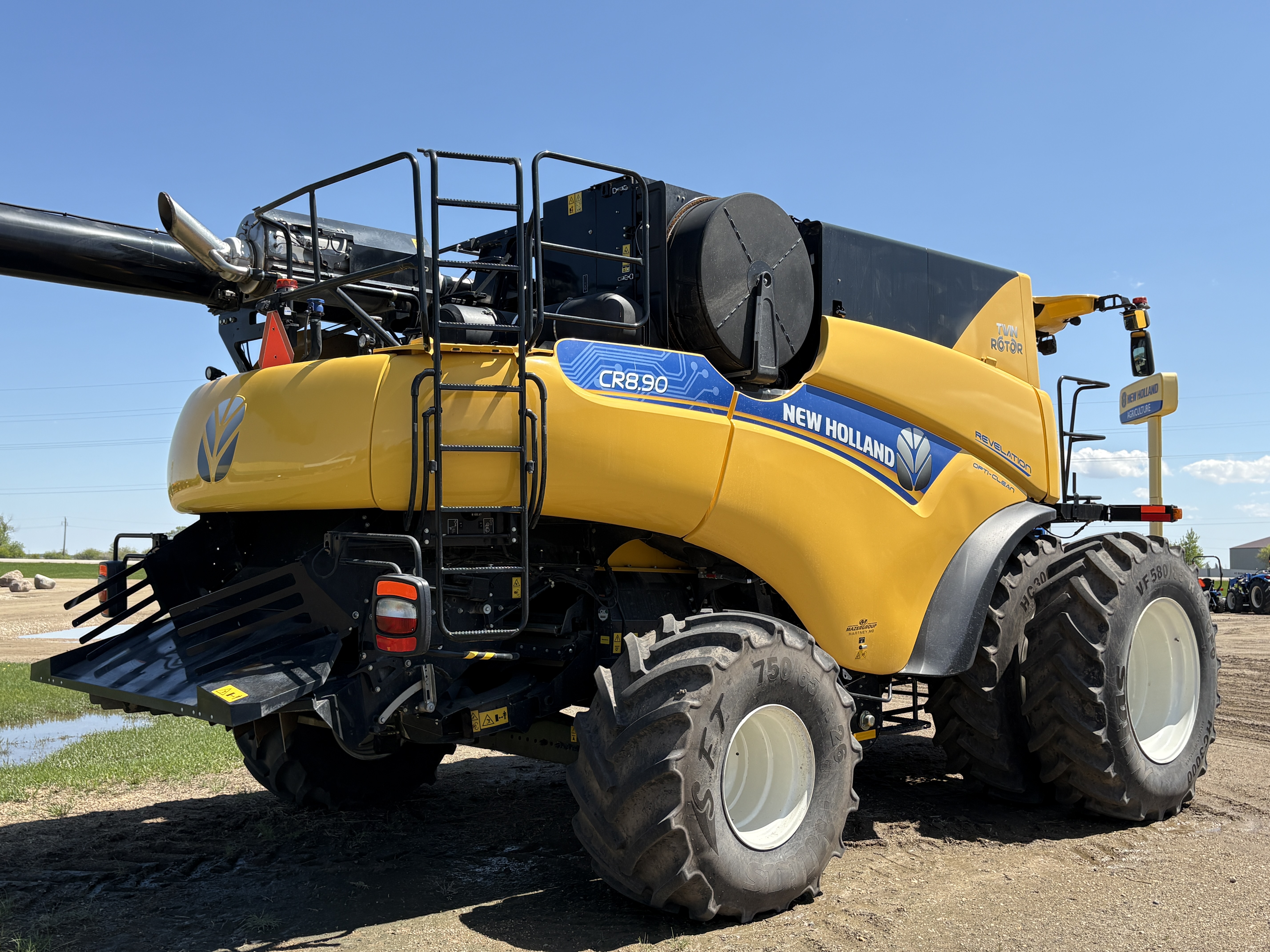 2023 New Holland CR8.90Z Combine