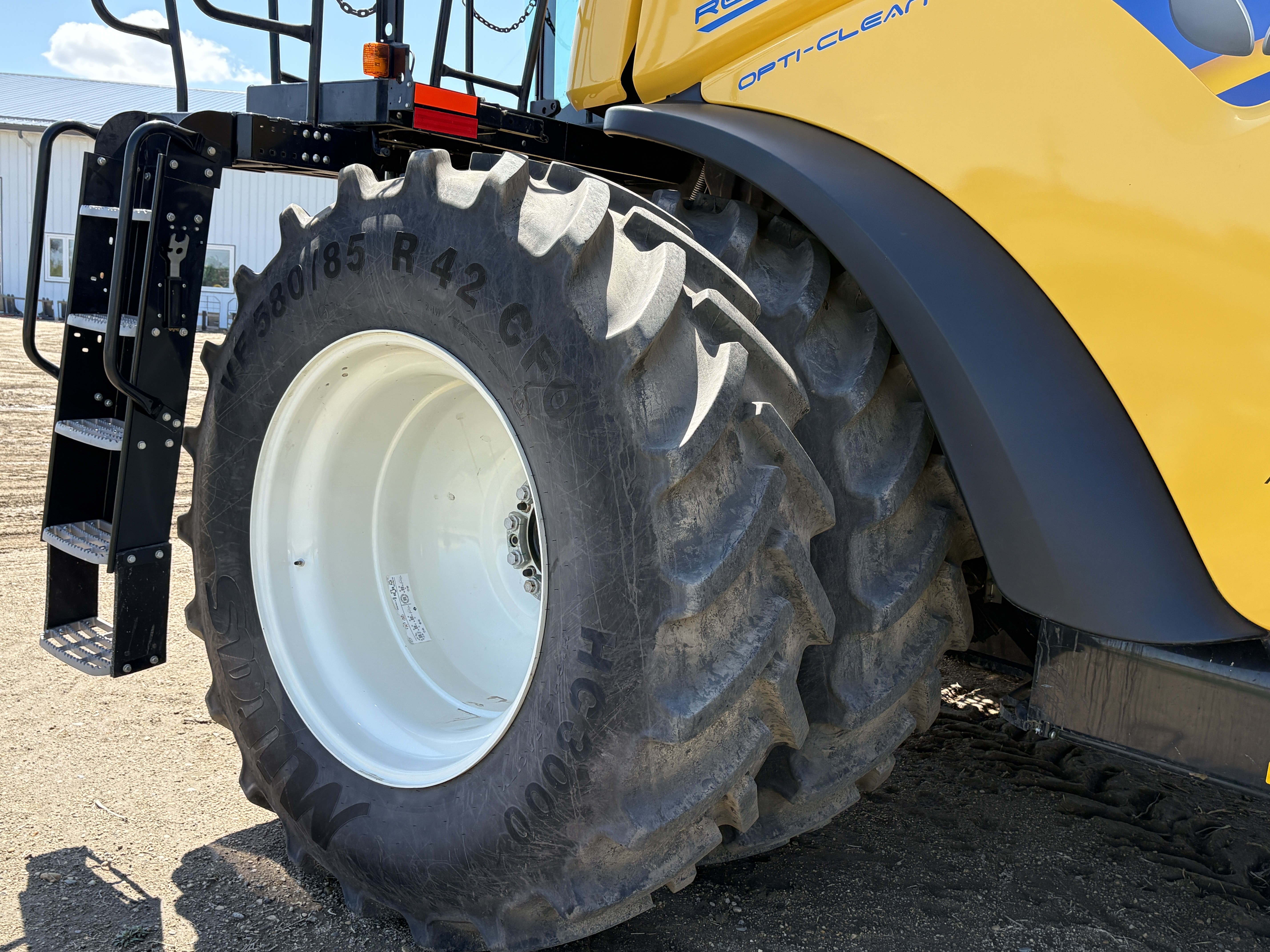 2023 New Holland CR8.90Z Combine