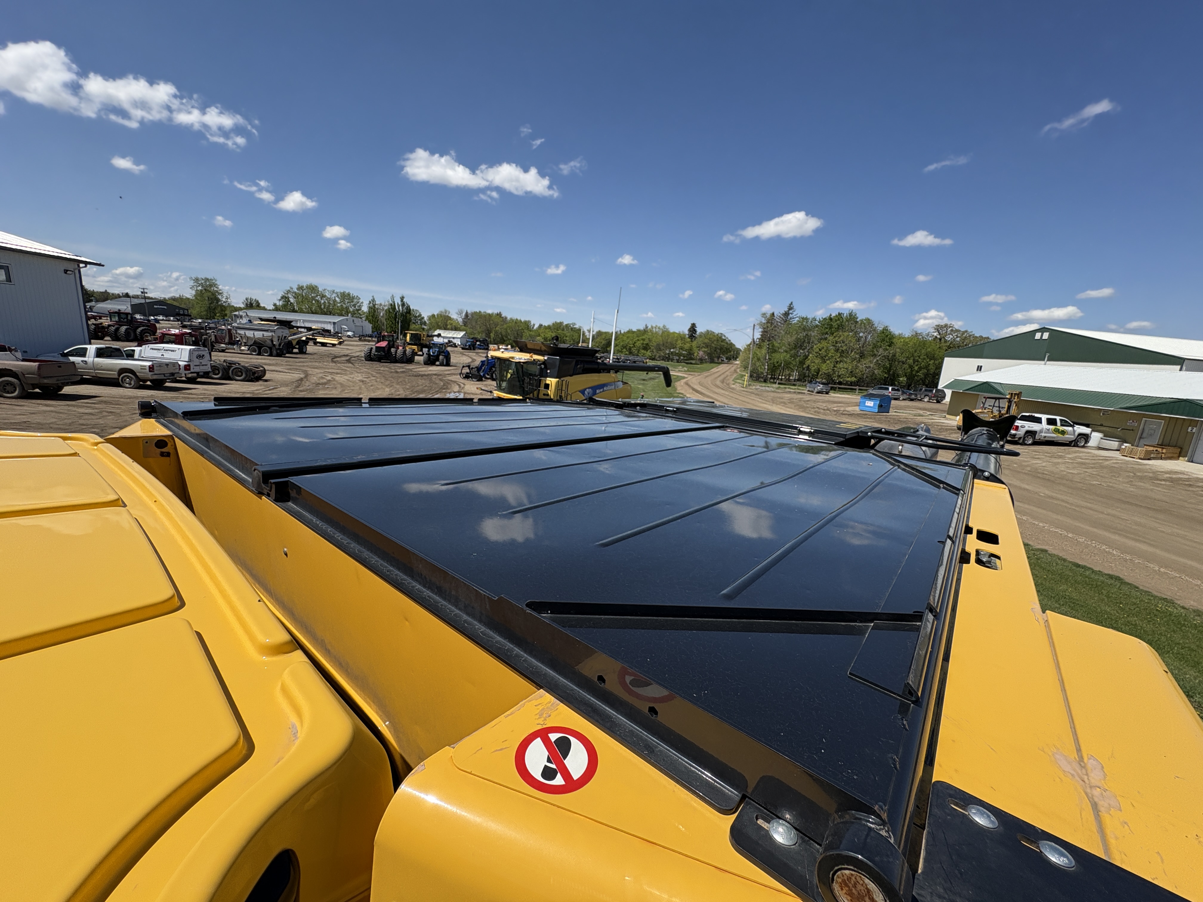 2023 New Holland CR8.90Z Combine