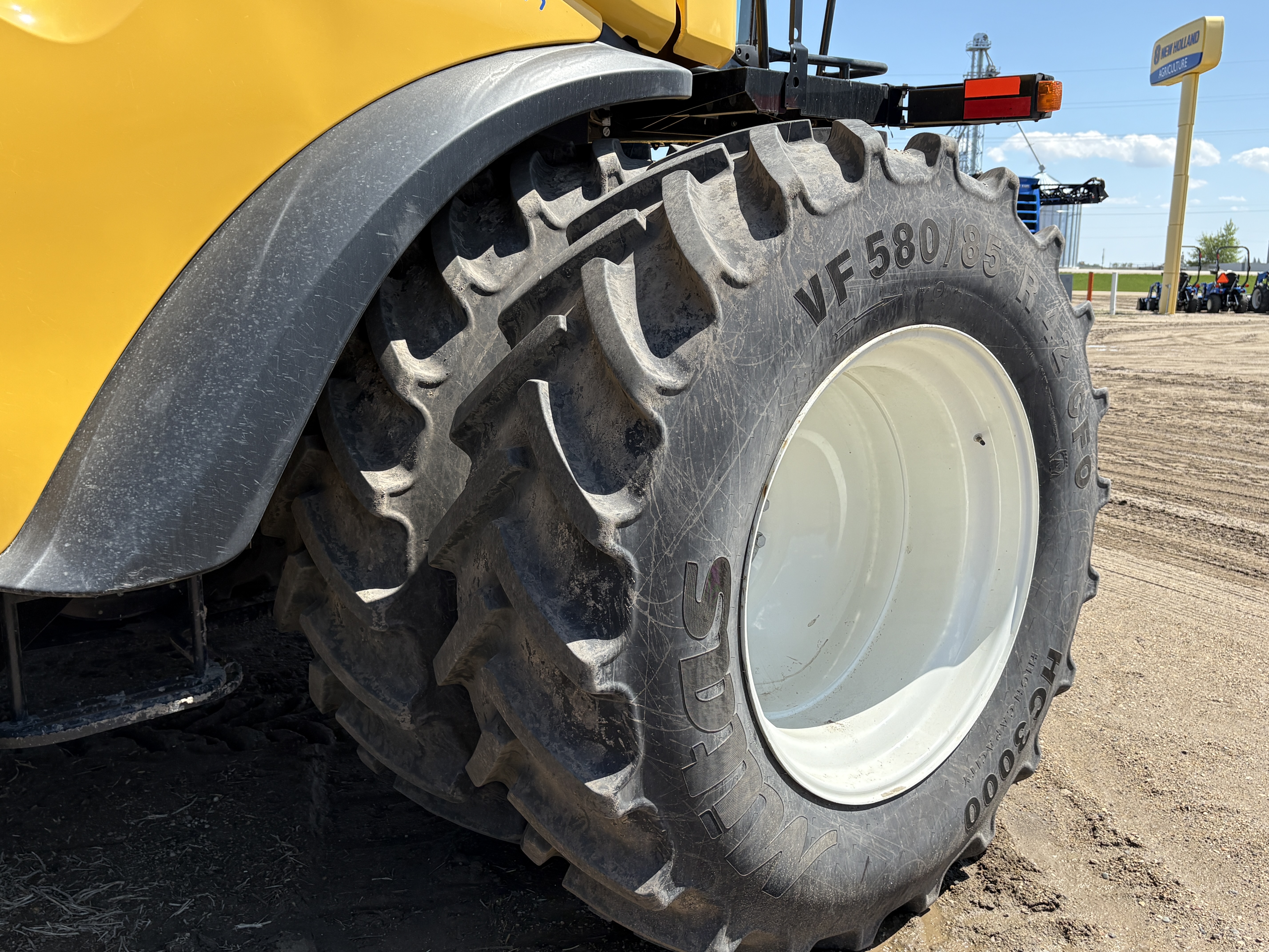 2023 New Holland CR8.90Z Combine