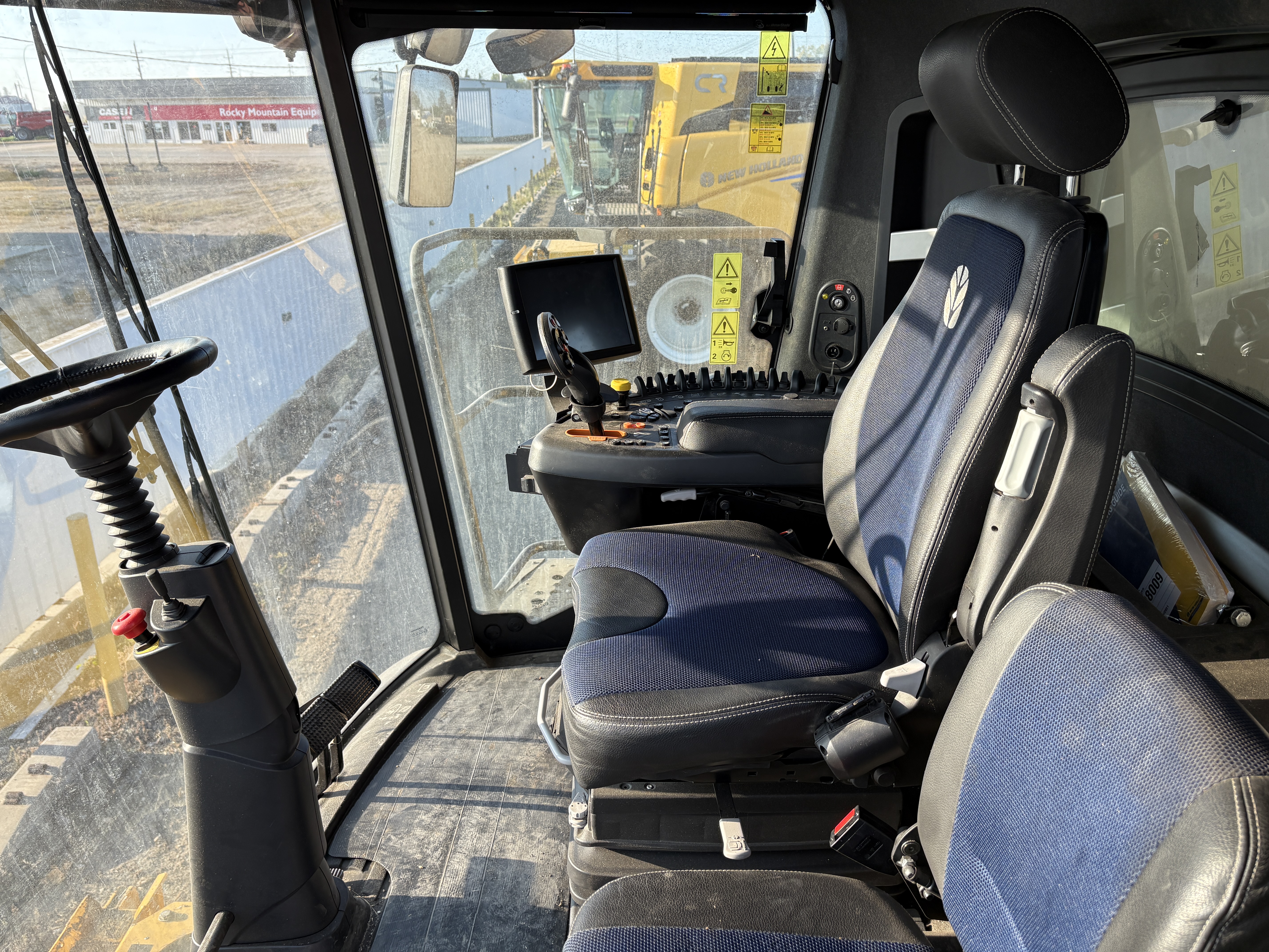 2021 New Holland CR8.90Z Combine