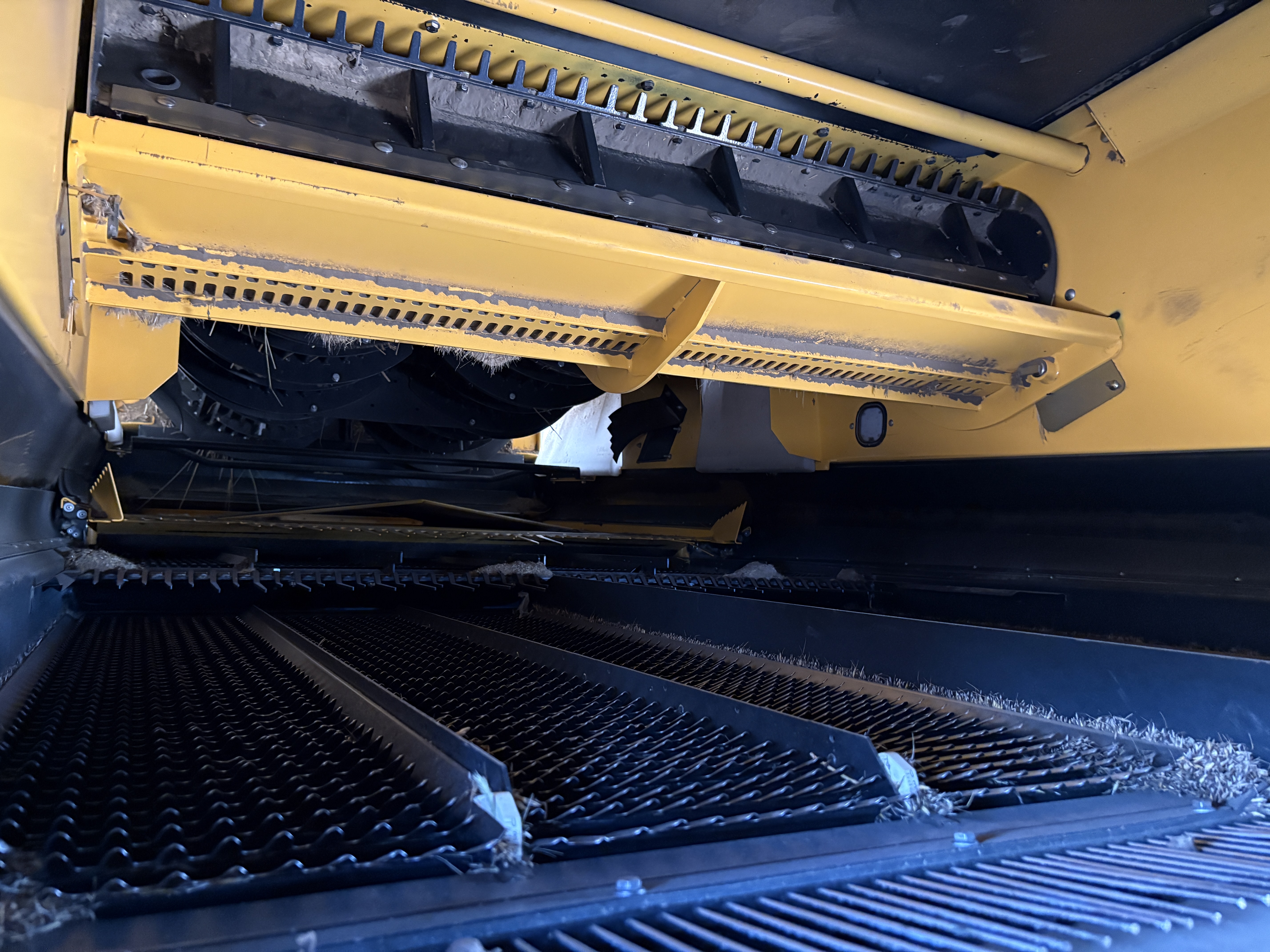 2021 New Holland CR8.90Z Combine