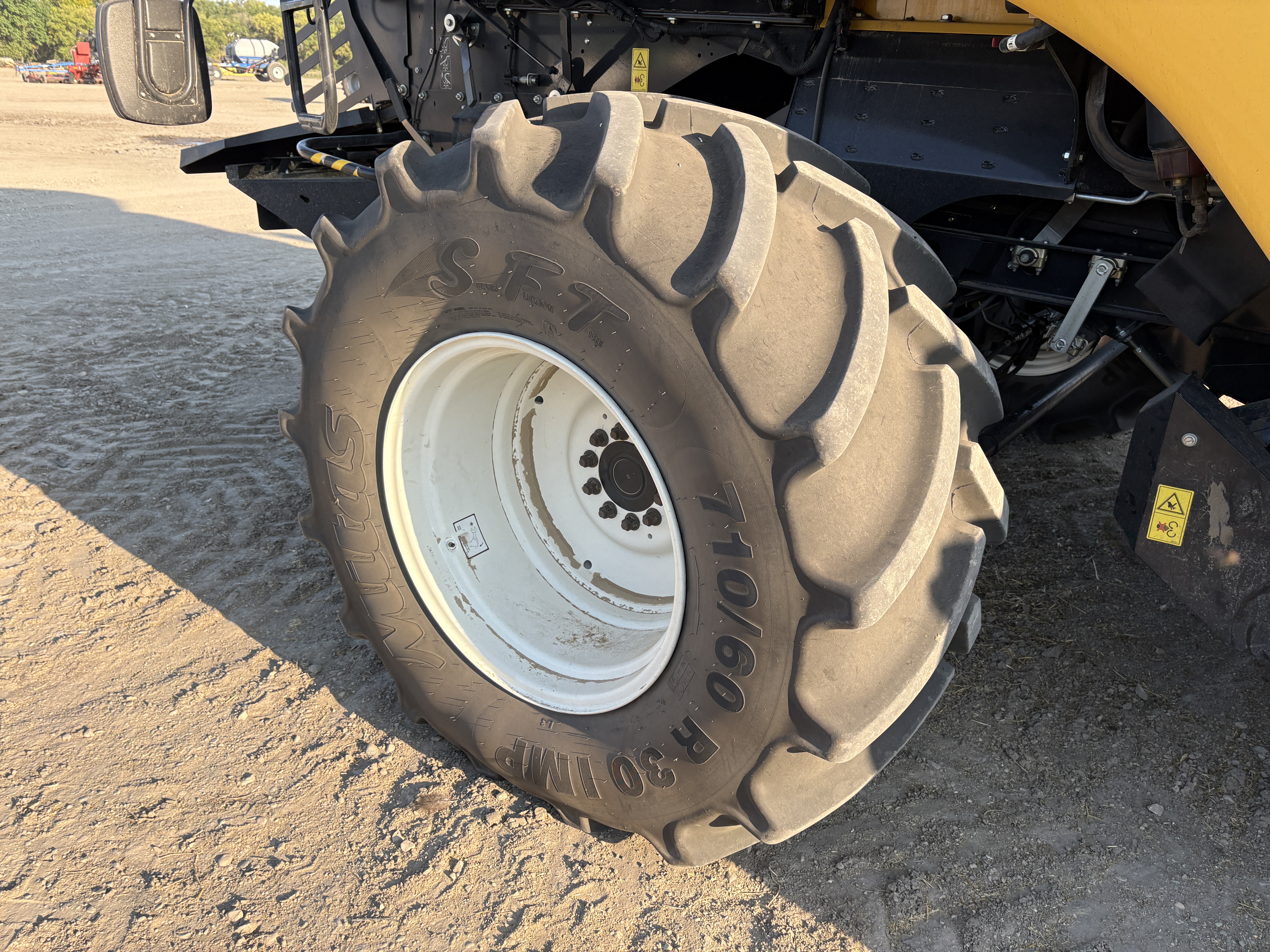 2021 New Holland CR8.90Z Combine