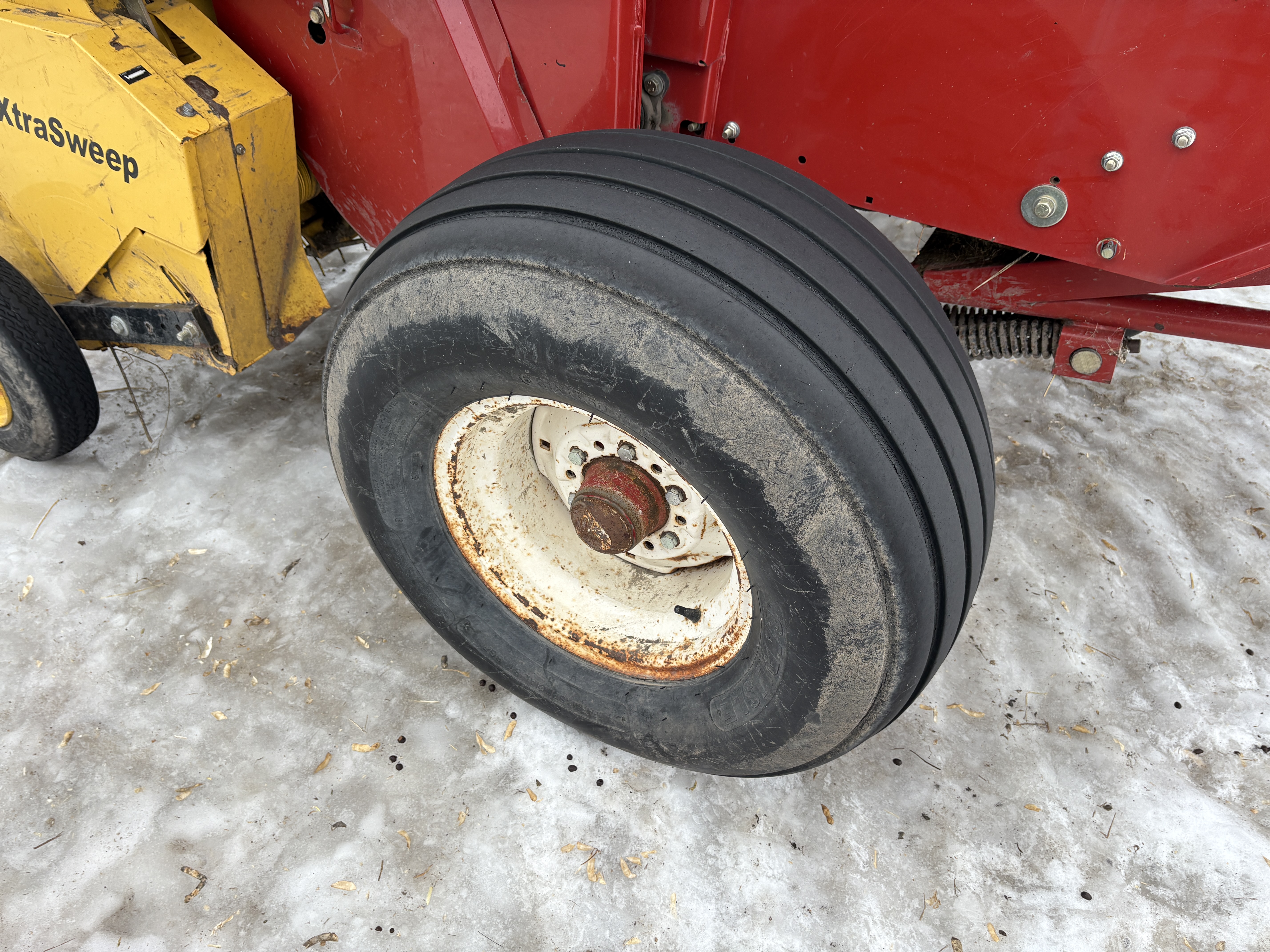 2009 New Holland BR7090 Baler/Round