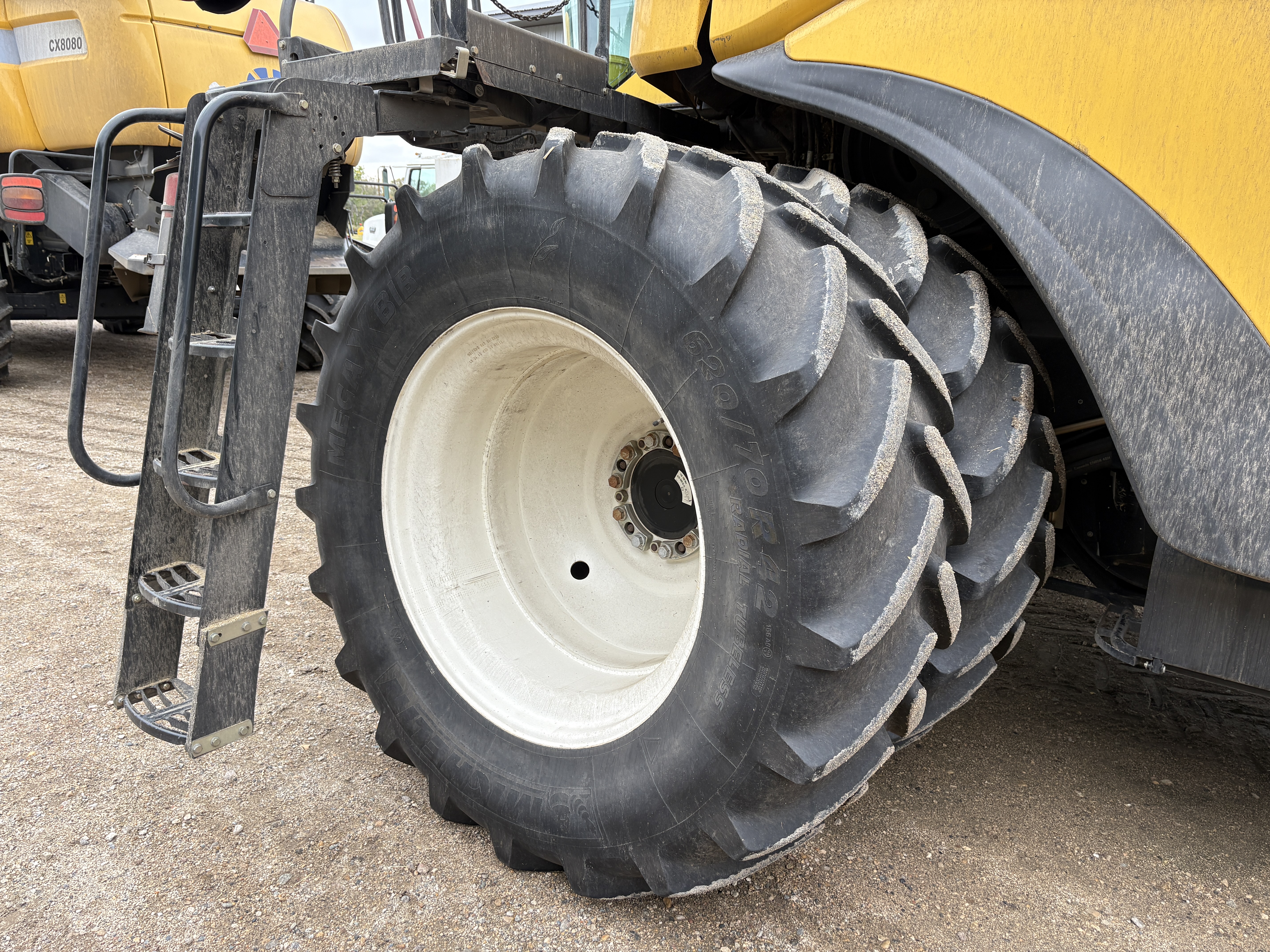 2014 New Holland CX8080 Combine