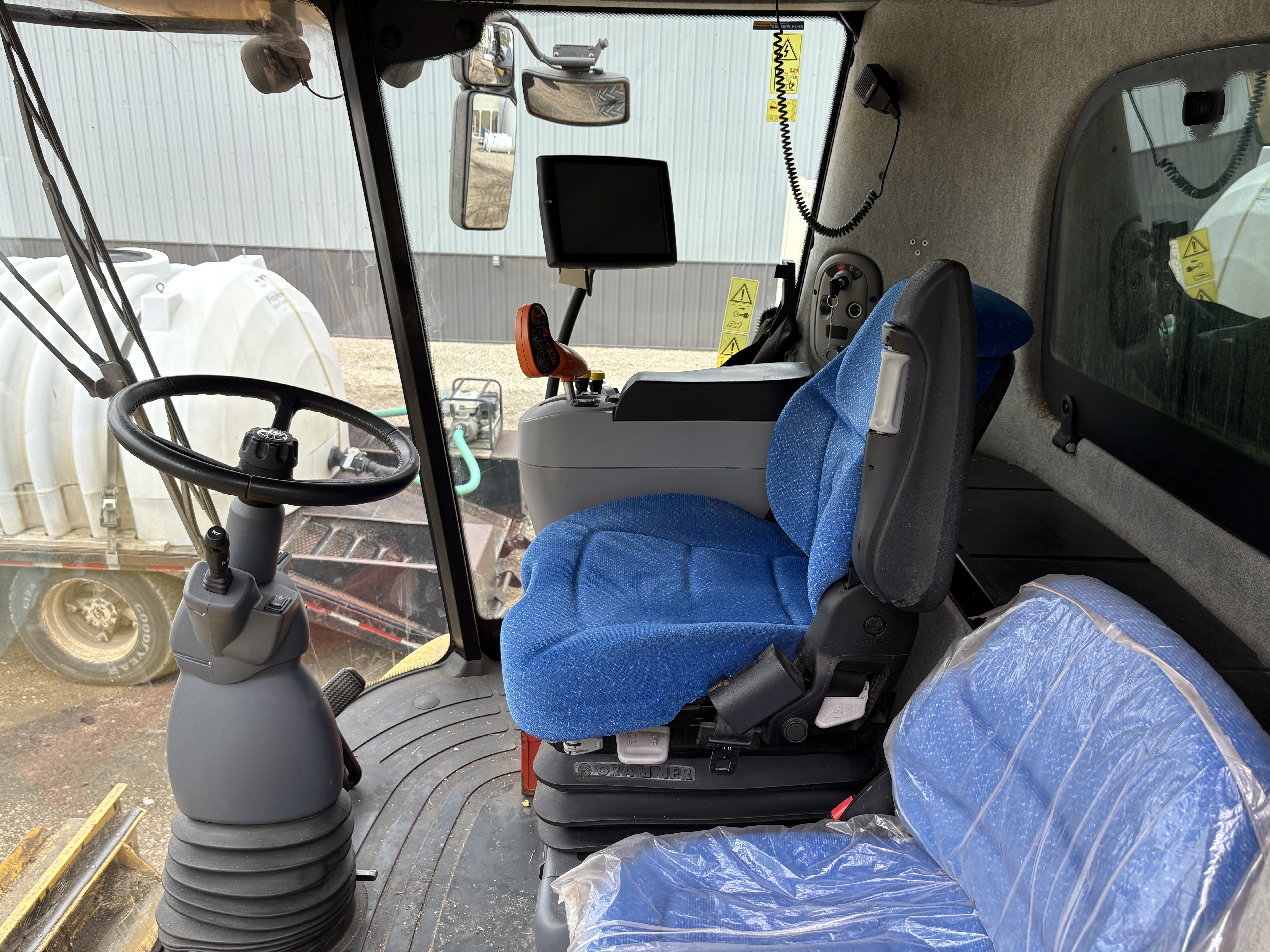 2014 New Holland CX8080 Combine