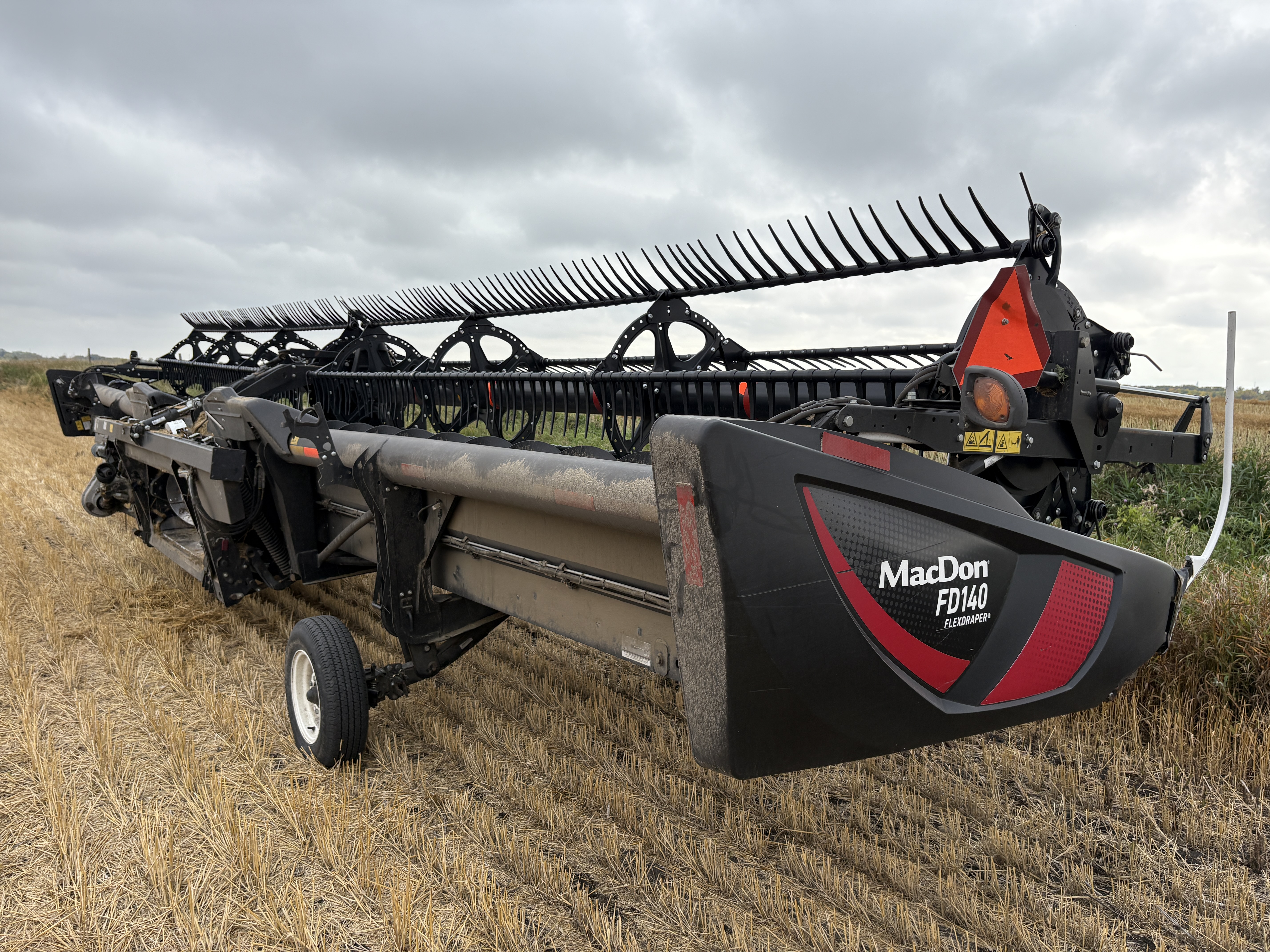 2018 MacDon FD140 Header Draper Flex
