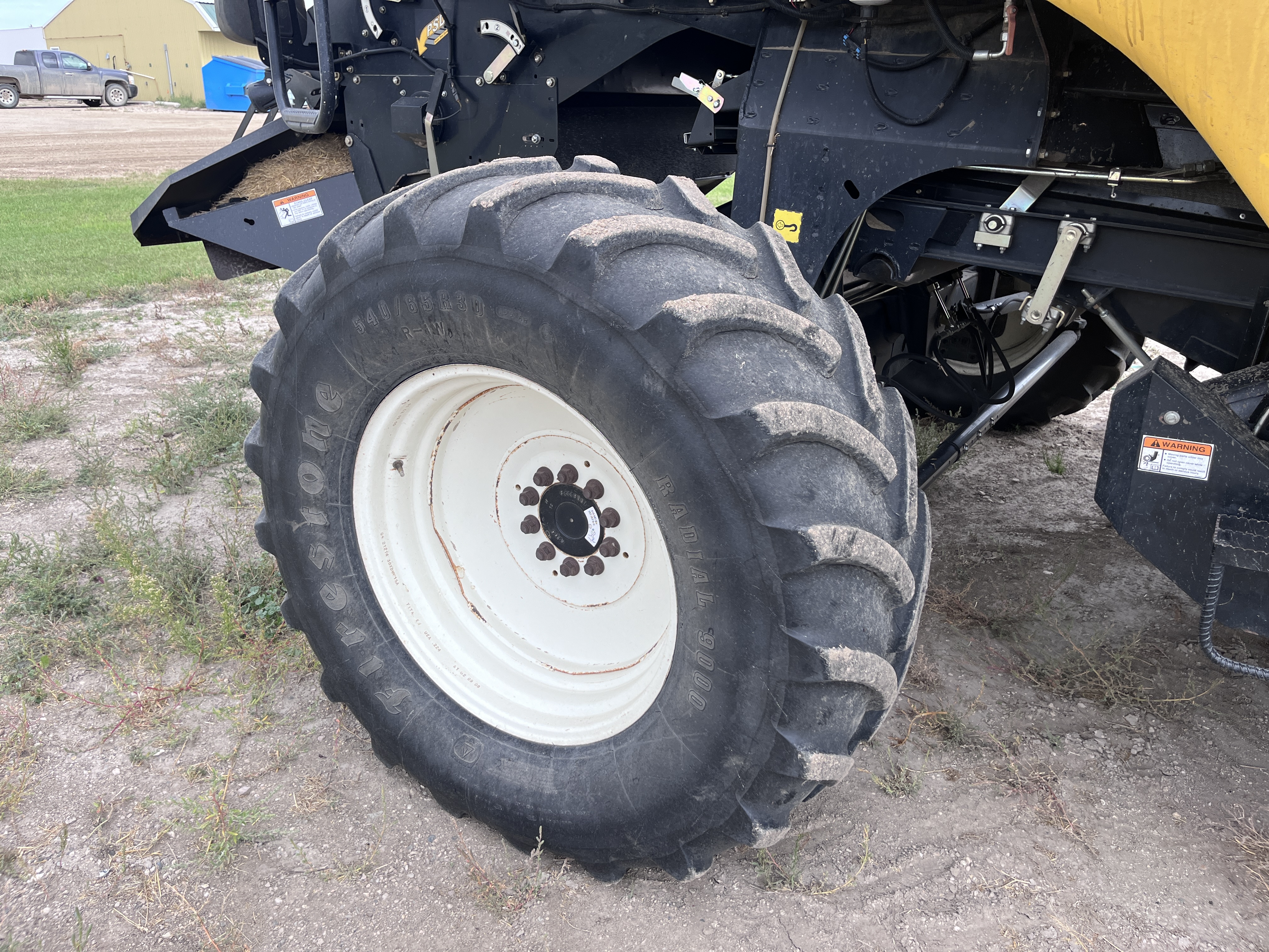 2009 New Holland CR9080 Combine