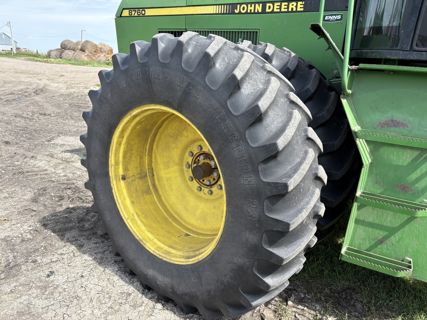 1990 John Deere 8760 Tractor 4WD