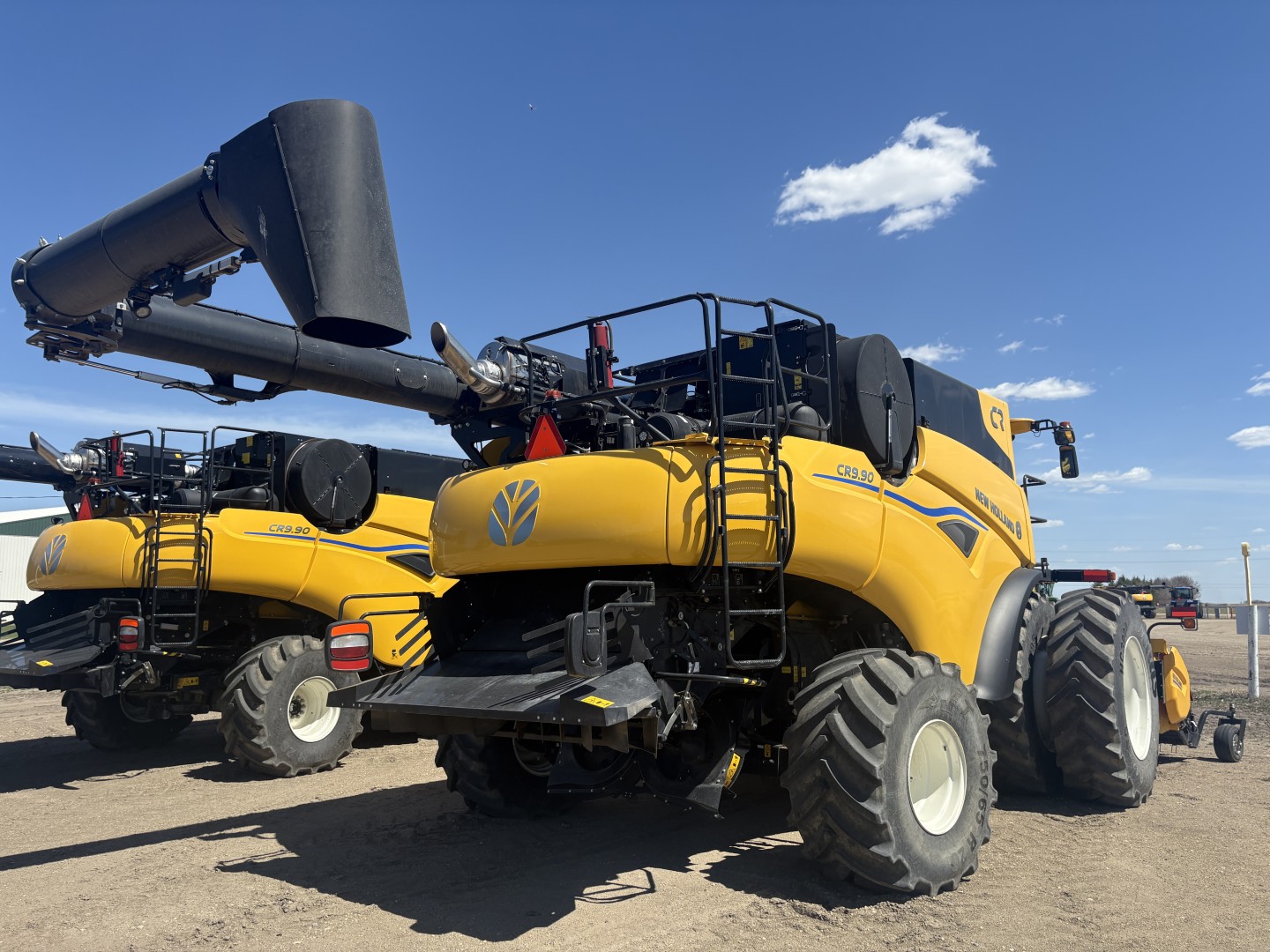 2025 New Holland CR9.90Z Combine