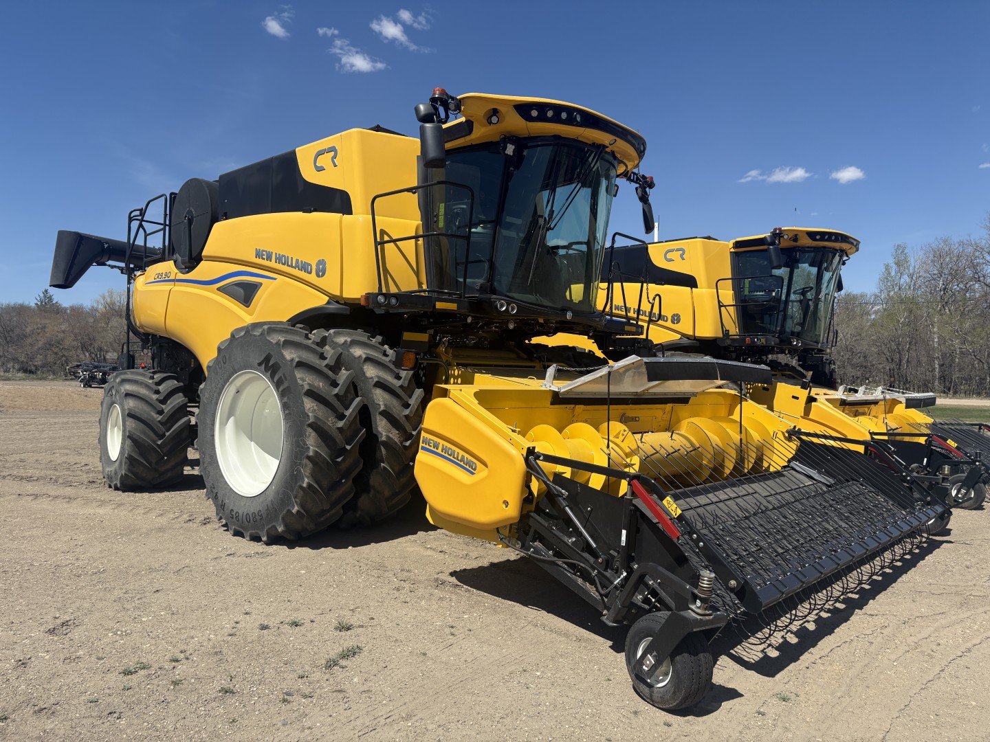 2025 New Holland CR9.90Z Combine