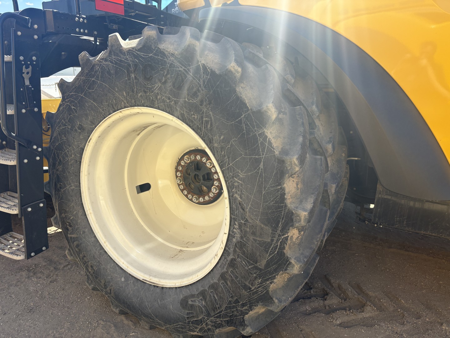 2025 New Holland CR9.90Z Combine