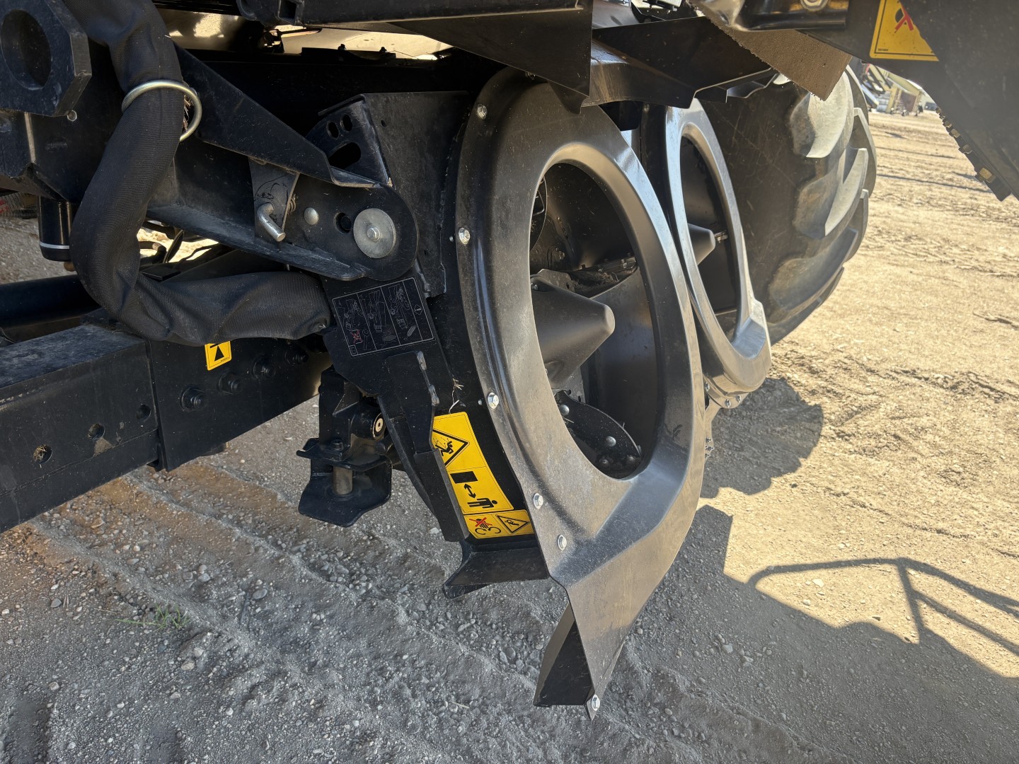2025 New Holland CR9.90Z Combine