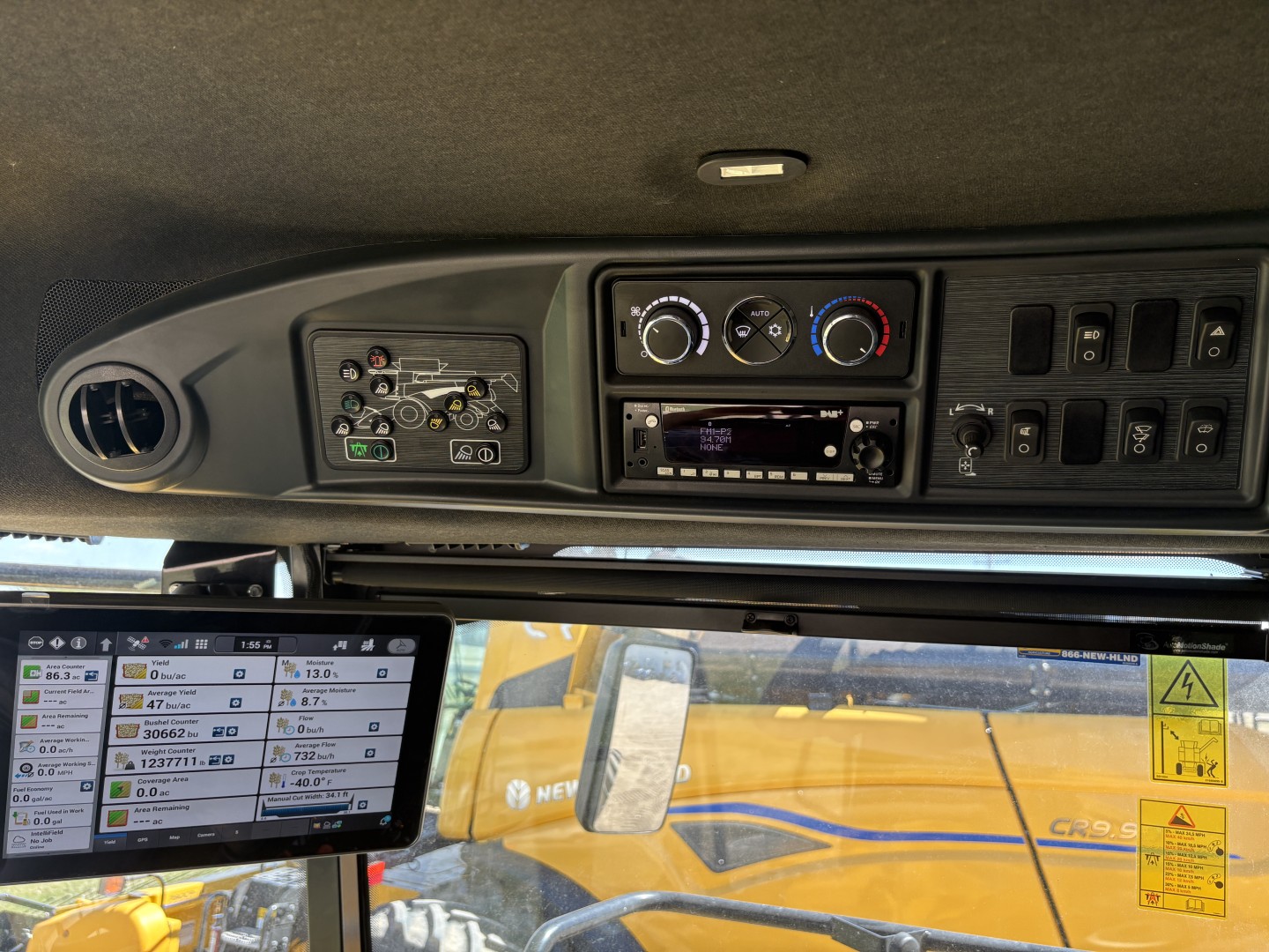 2025 New Holland CR9.90Z Combine