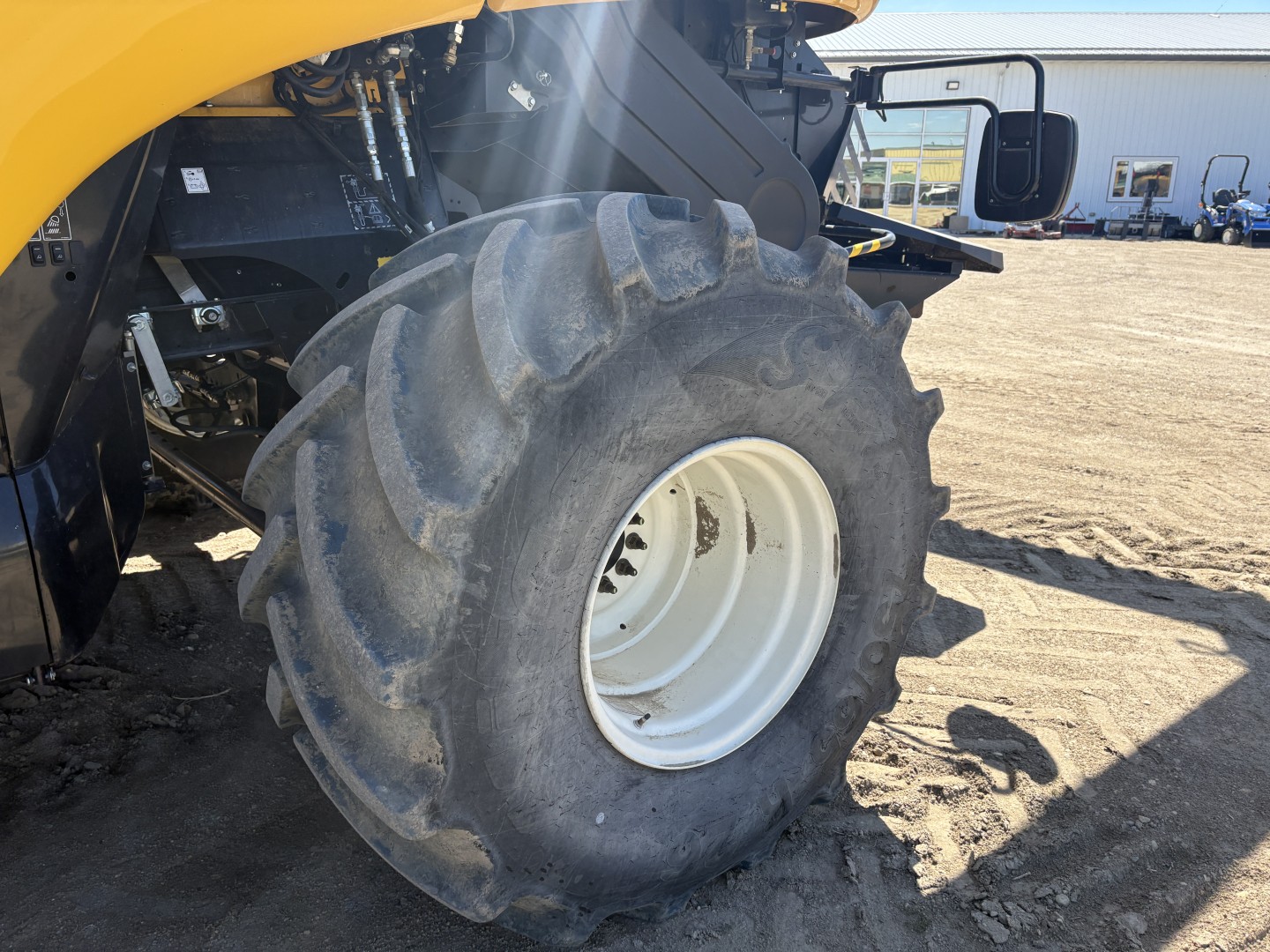 2025 New Holland CR9.90Z Combine