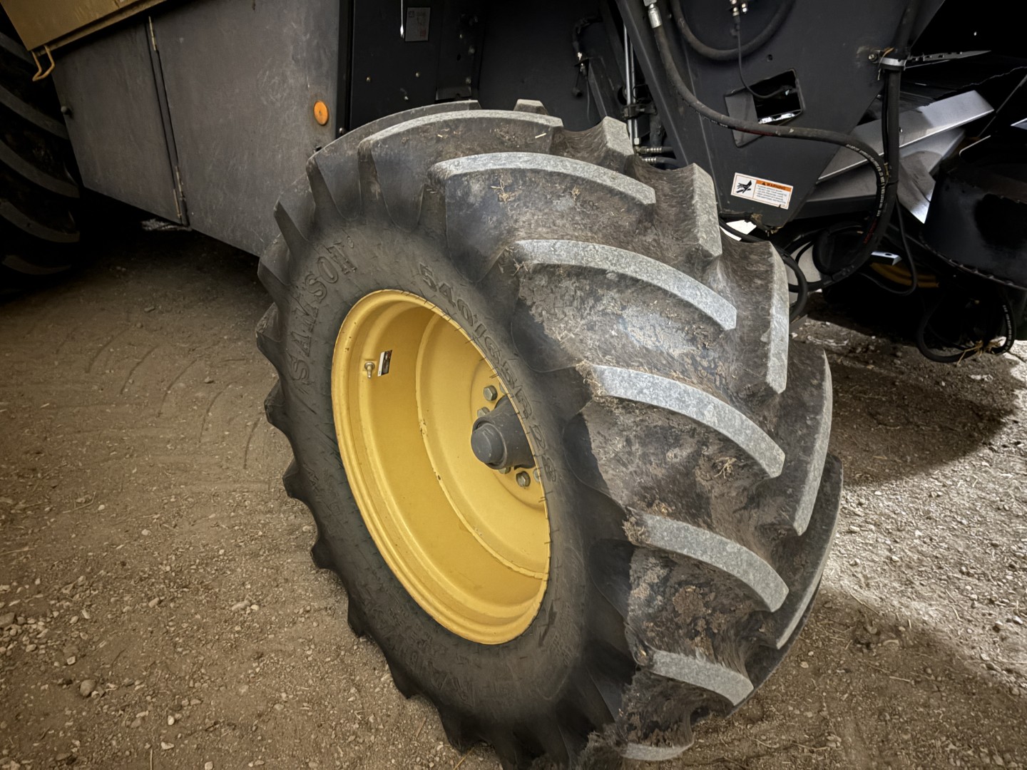 2001 Caterpillar 480 Combine