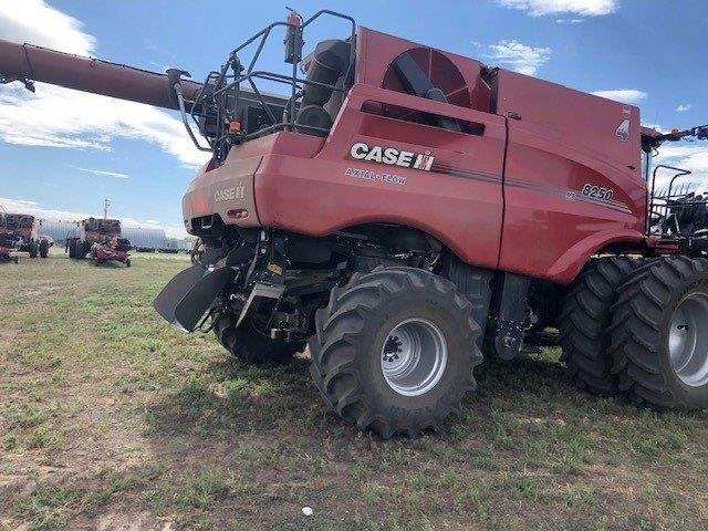 2023 Case 8250 Combine